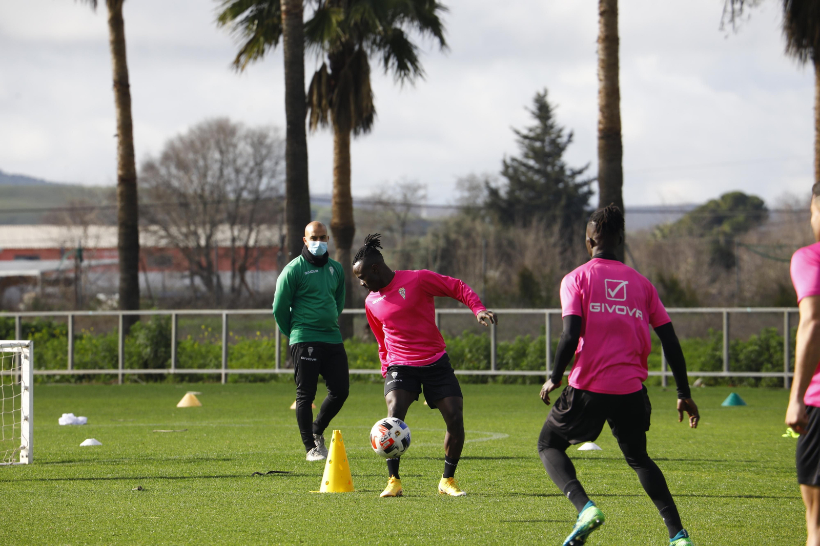 Moussa Sidibé ya se entrena con el Córdoba CF