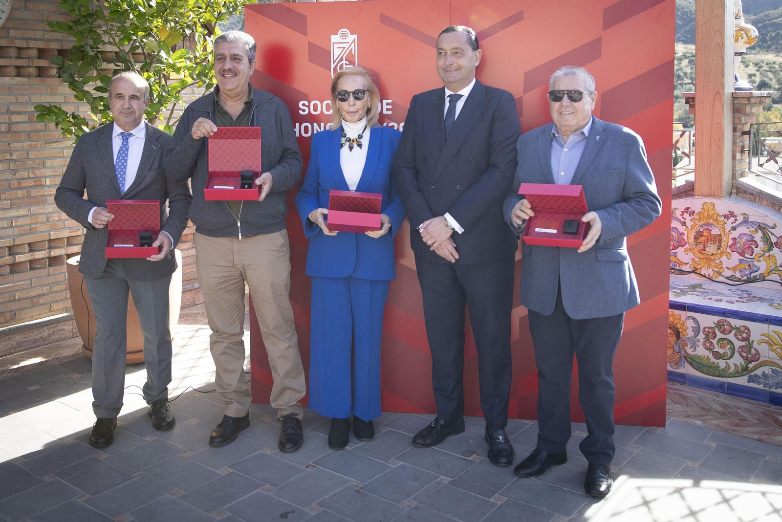 La entrega de insignias del Granada a sus abonados, en imágenes