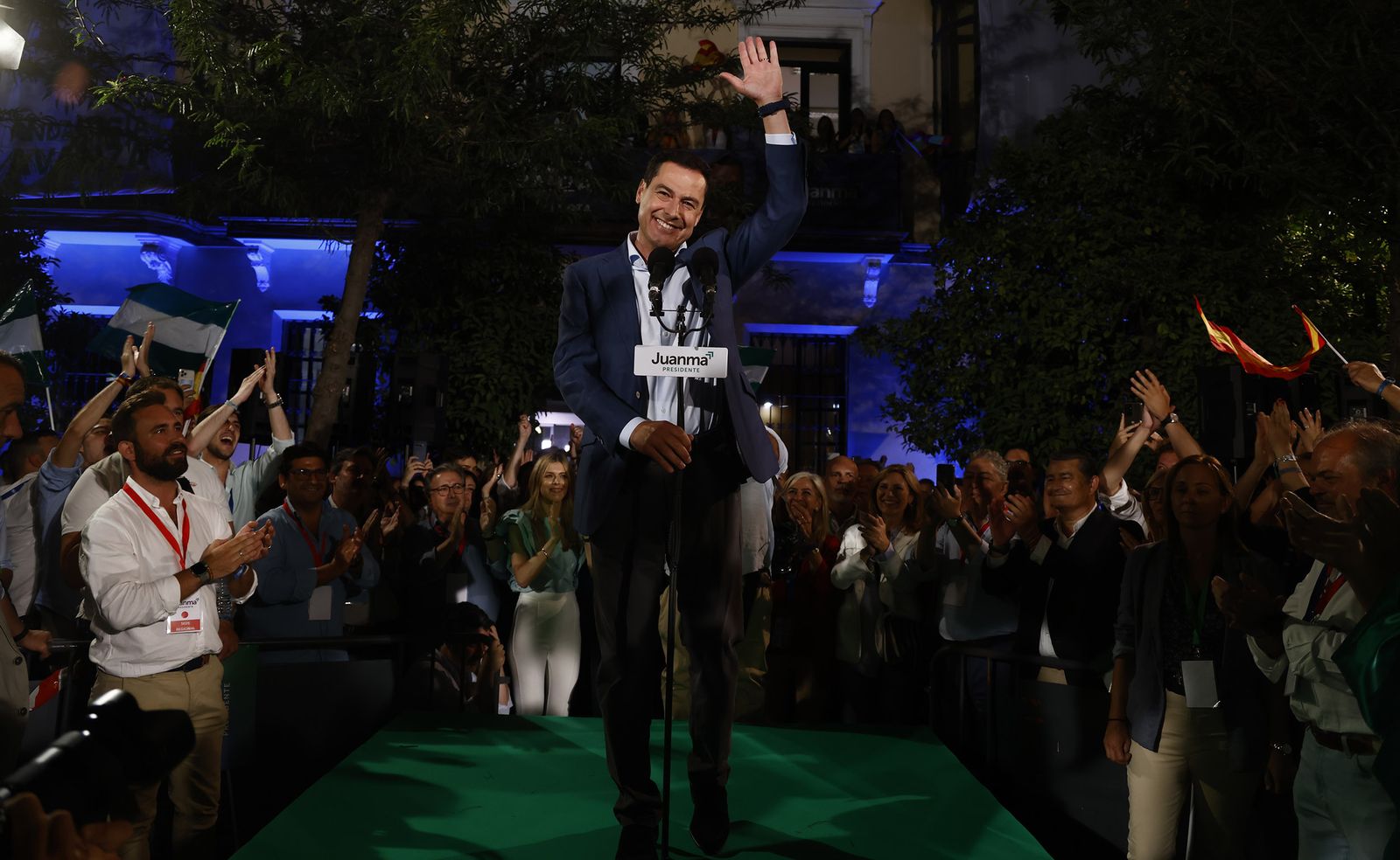 El triunfo de Juanma Moreno, en imágenes