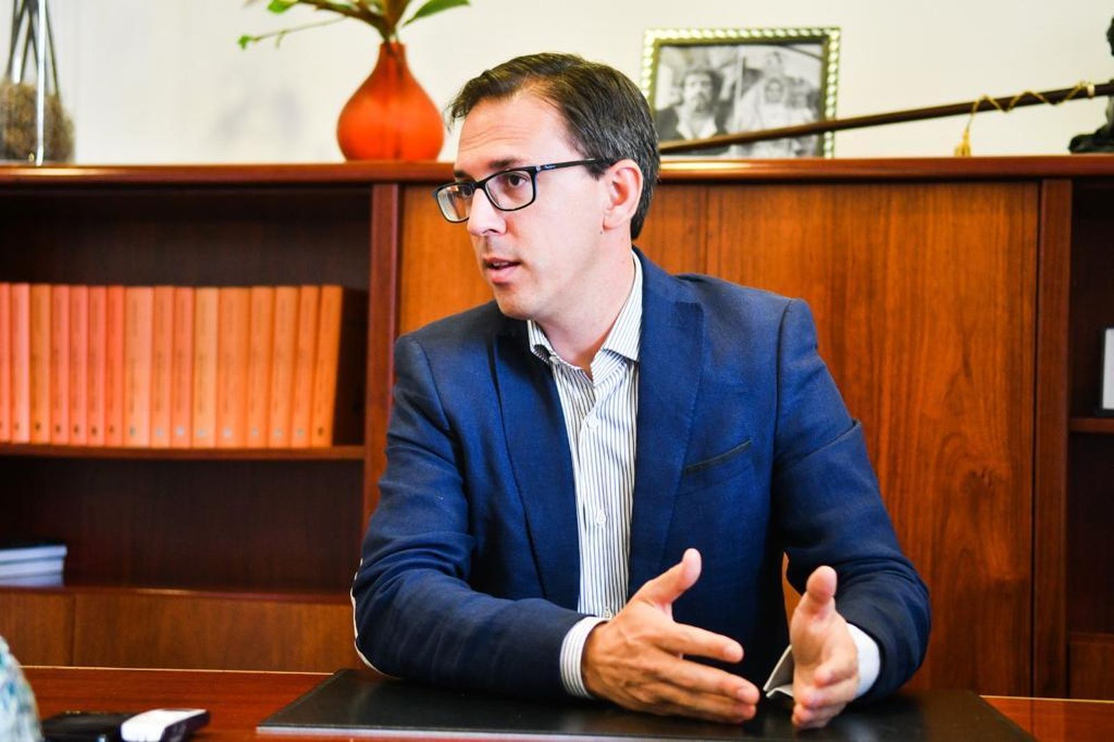 El alcalde de Pozoblanco, Santiago Cabello, durante una entrevista.