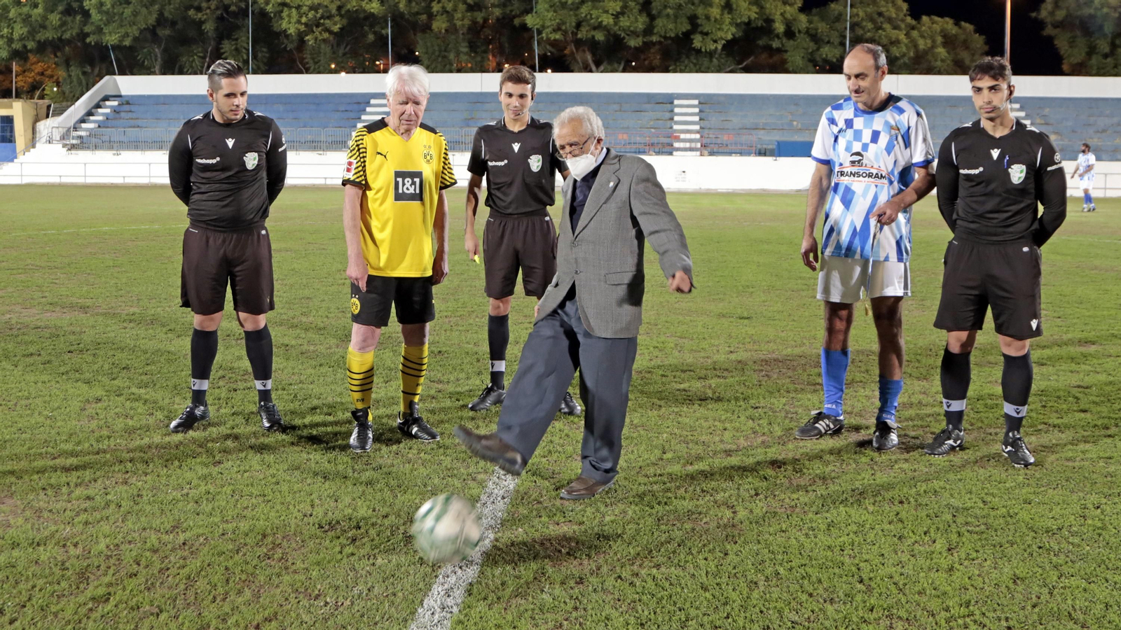 Partido amistoso entre veteranos del Borussia Dortmund y del Xerez CD