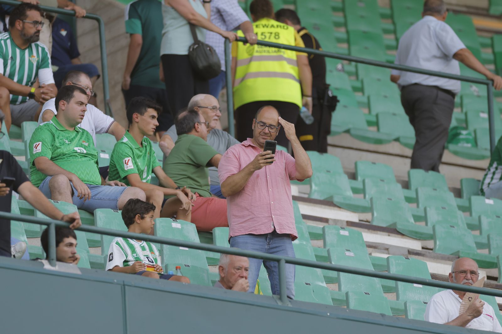 Búscate en las fotos del Betis-Atlético de Madrid
