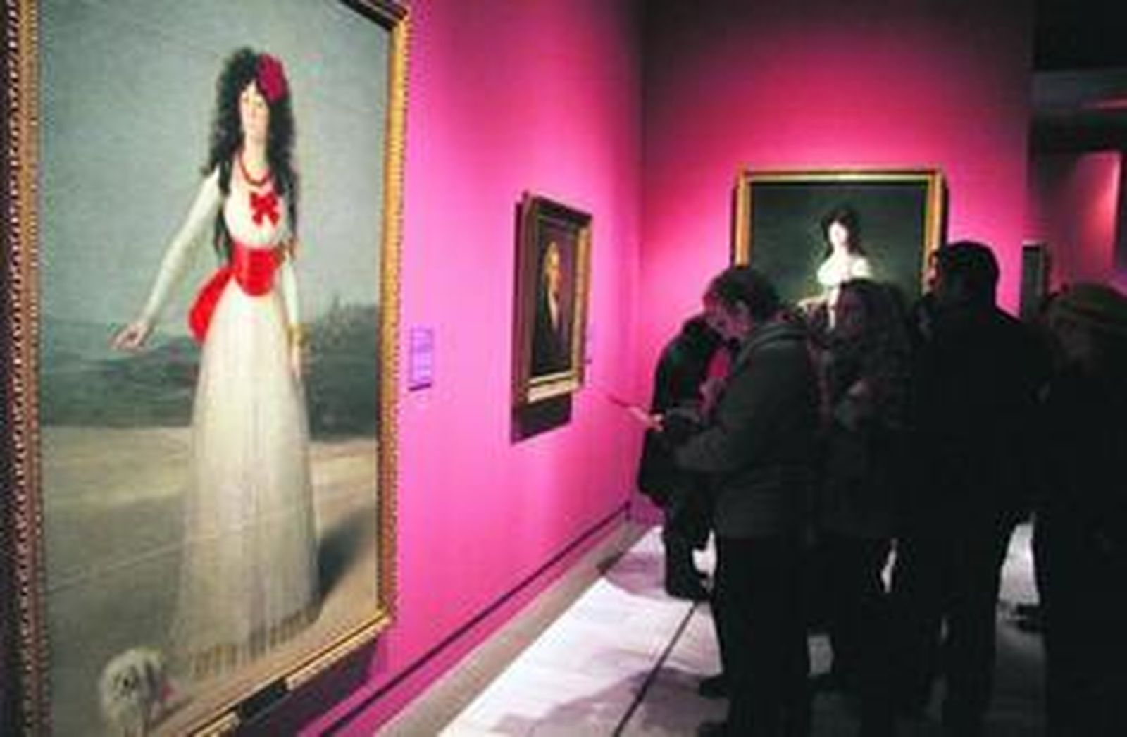 El retrato de la duquesa de blanco de Goya, en la imagen, ha sido uno de los más celebrados por los visitantes.