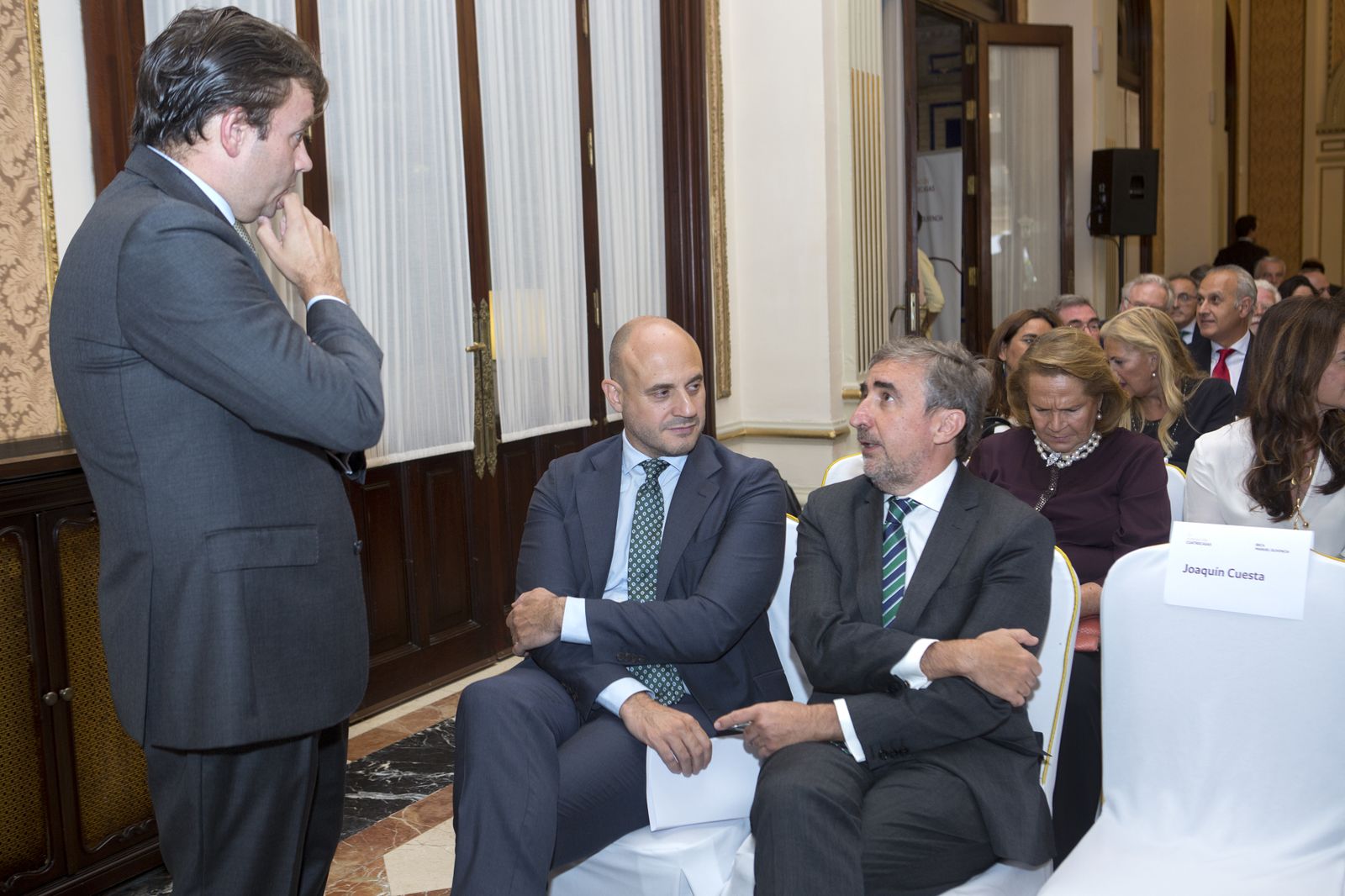 Las imágenes de la entrega de la Beca Manuel Olivencia