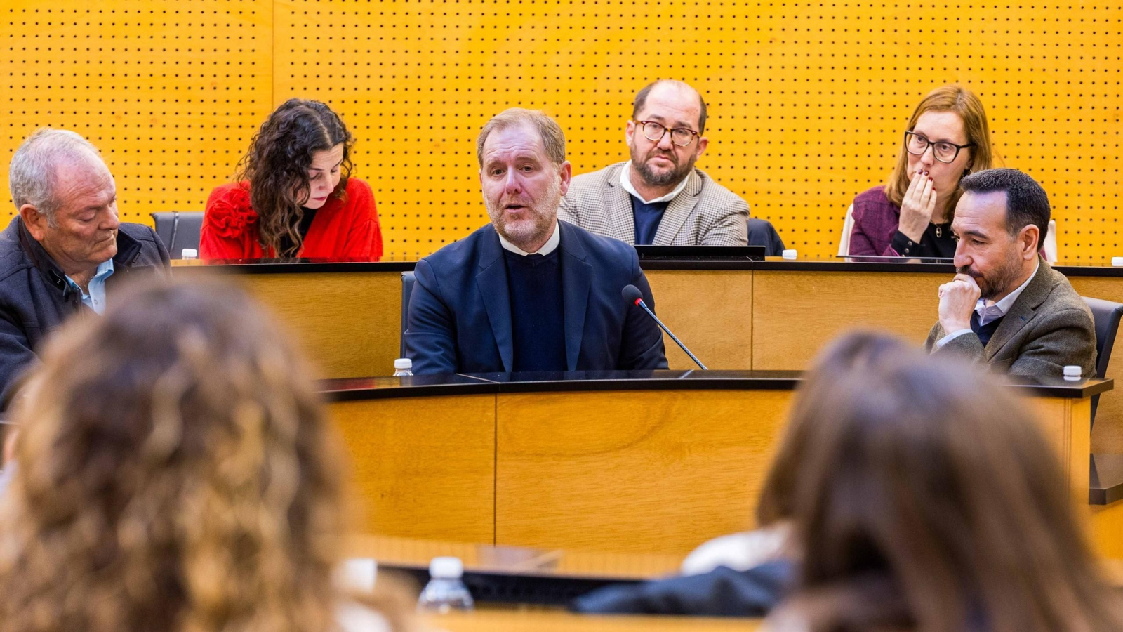 Miembros del gobierno municipal de San Fernando junto a Conrado Rodríguez, el pasado viernes en el Pleno al formalizarse su renuncia