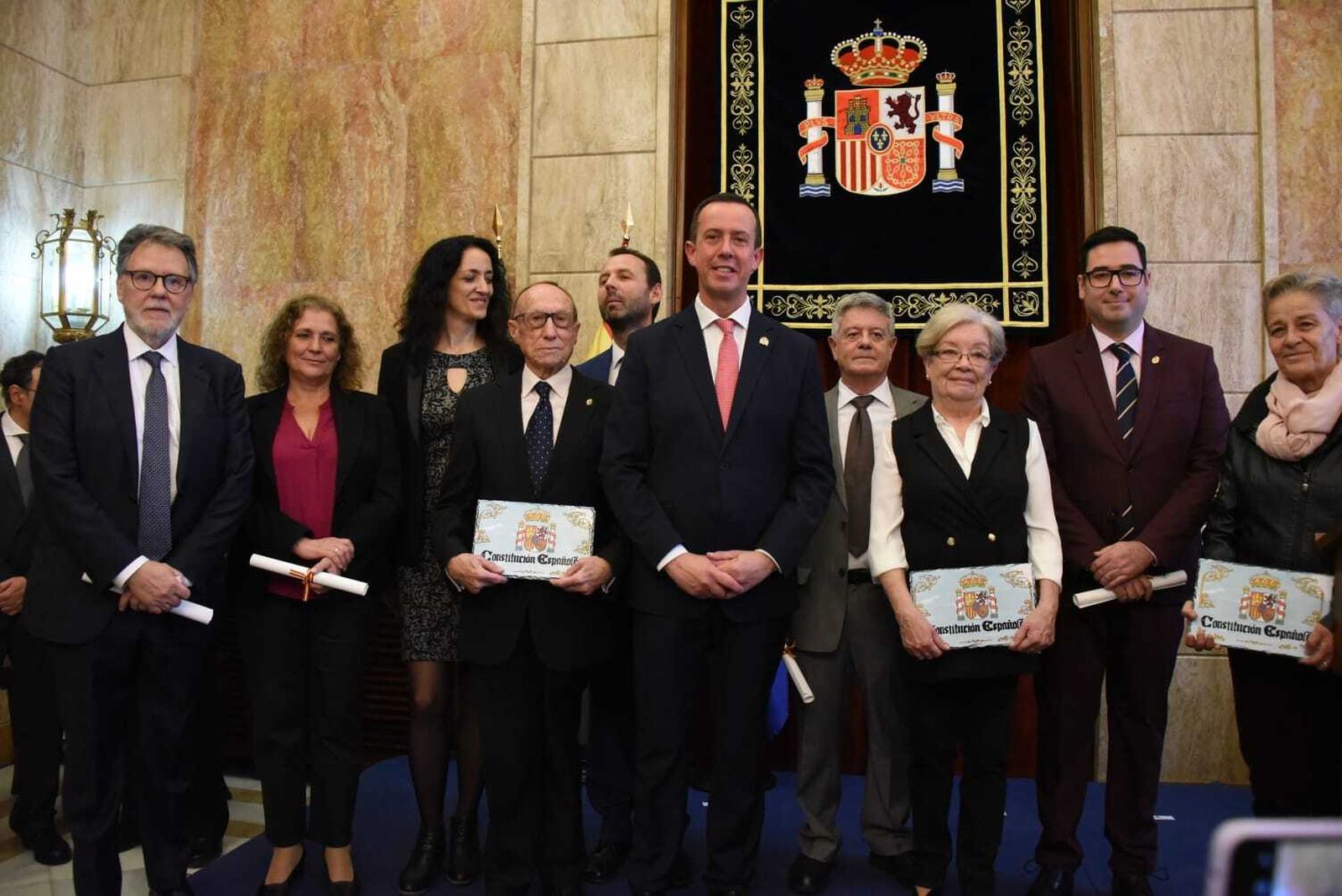 El subdelegado del Gobierno de Almería junto a los premiados