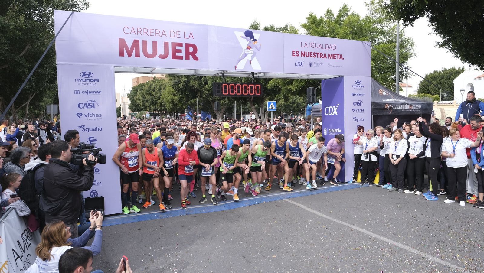 Imágenes de la Carrera de la Mujer 2023 en Almería