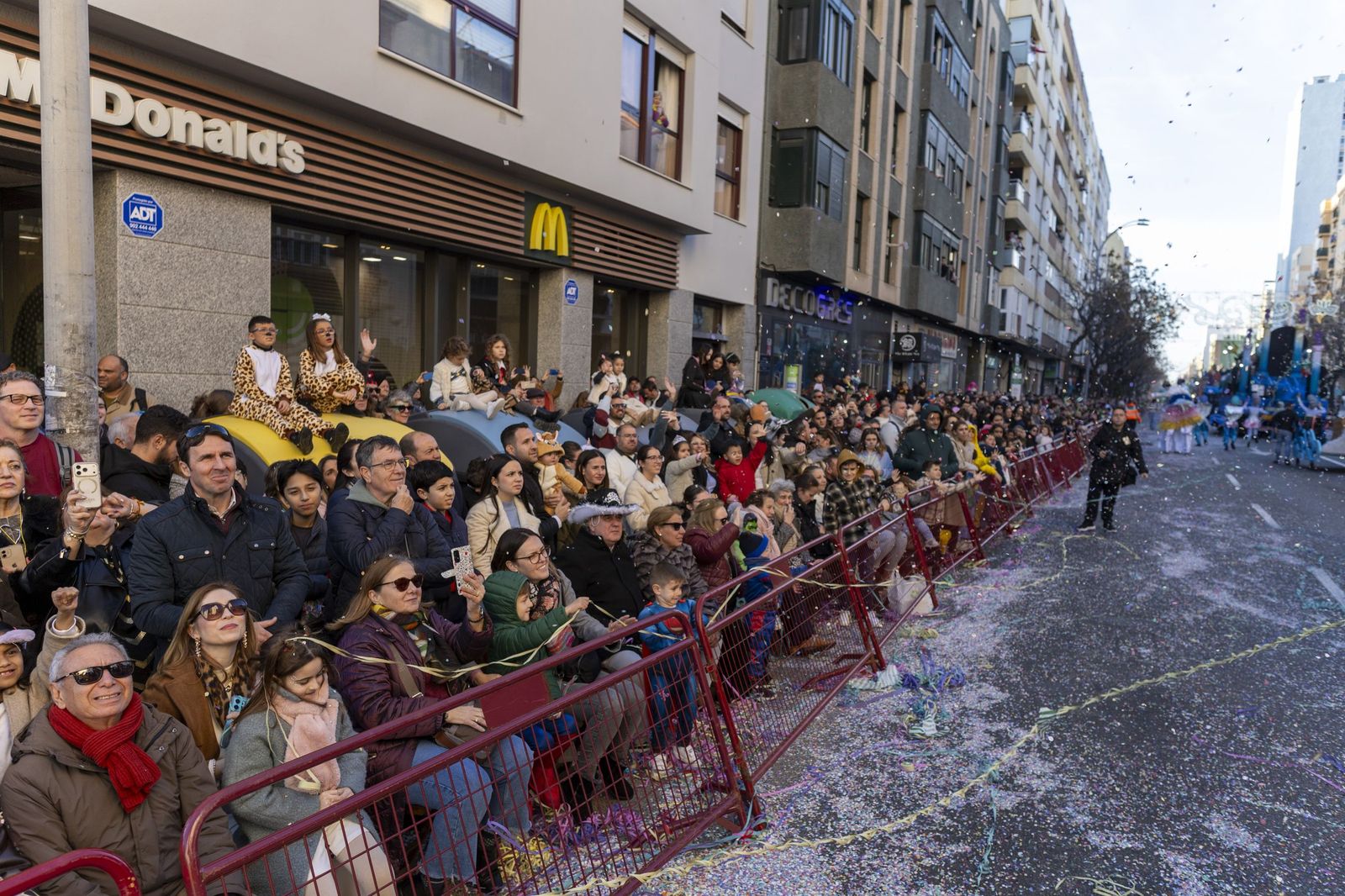 Las mejores imágenes de la Cabalgata del Carnaval de Cádiz 2026