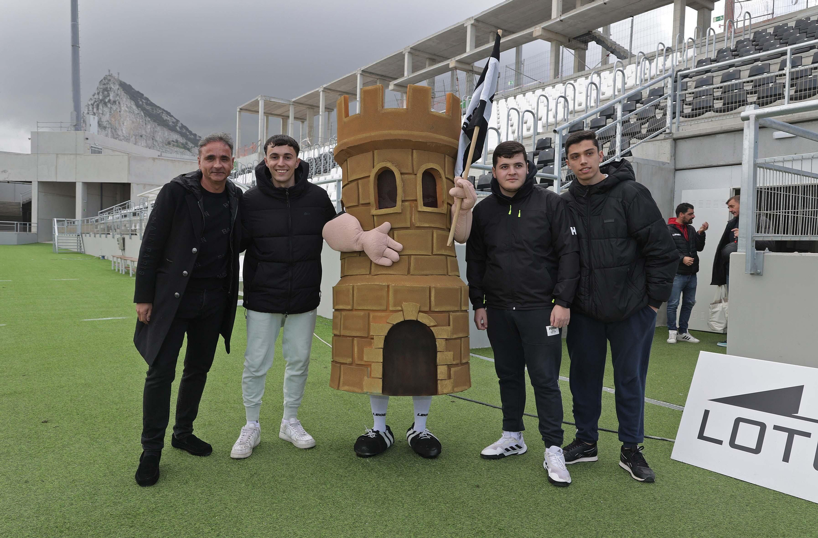 La presentación de la mascota oficial de la Balona La presentación de la mascota oficial de la Balona