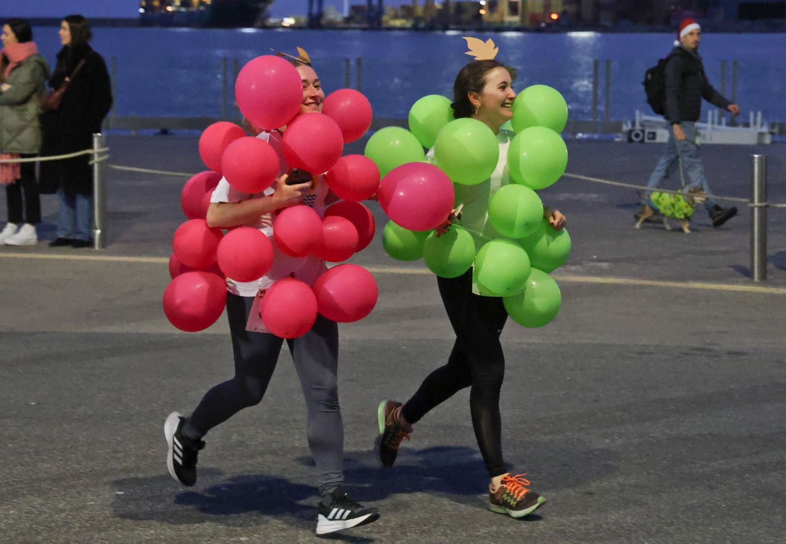 Las fotos de la San Silvestre del Real Club Mediterráneo en Málaga