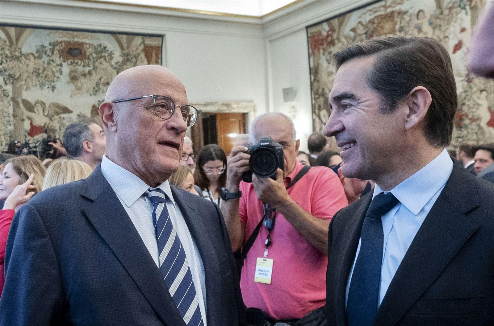 Una de las últimas apariciones públicas de Josep Oliu, presidente de Banco Sabadell, junto a Carlos Torres, presidente de BBVA. Una de las últimas apariciones públicas de Josep Oliu, presidente de Banco Sabadell, junto a Carlos Torres, presidente de BBVA.