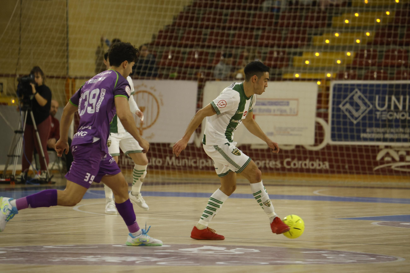 Las mejores fotos del ambiente en Vista Alegre para el Córdoba Futsal - Palma.
