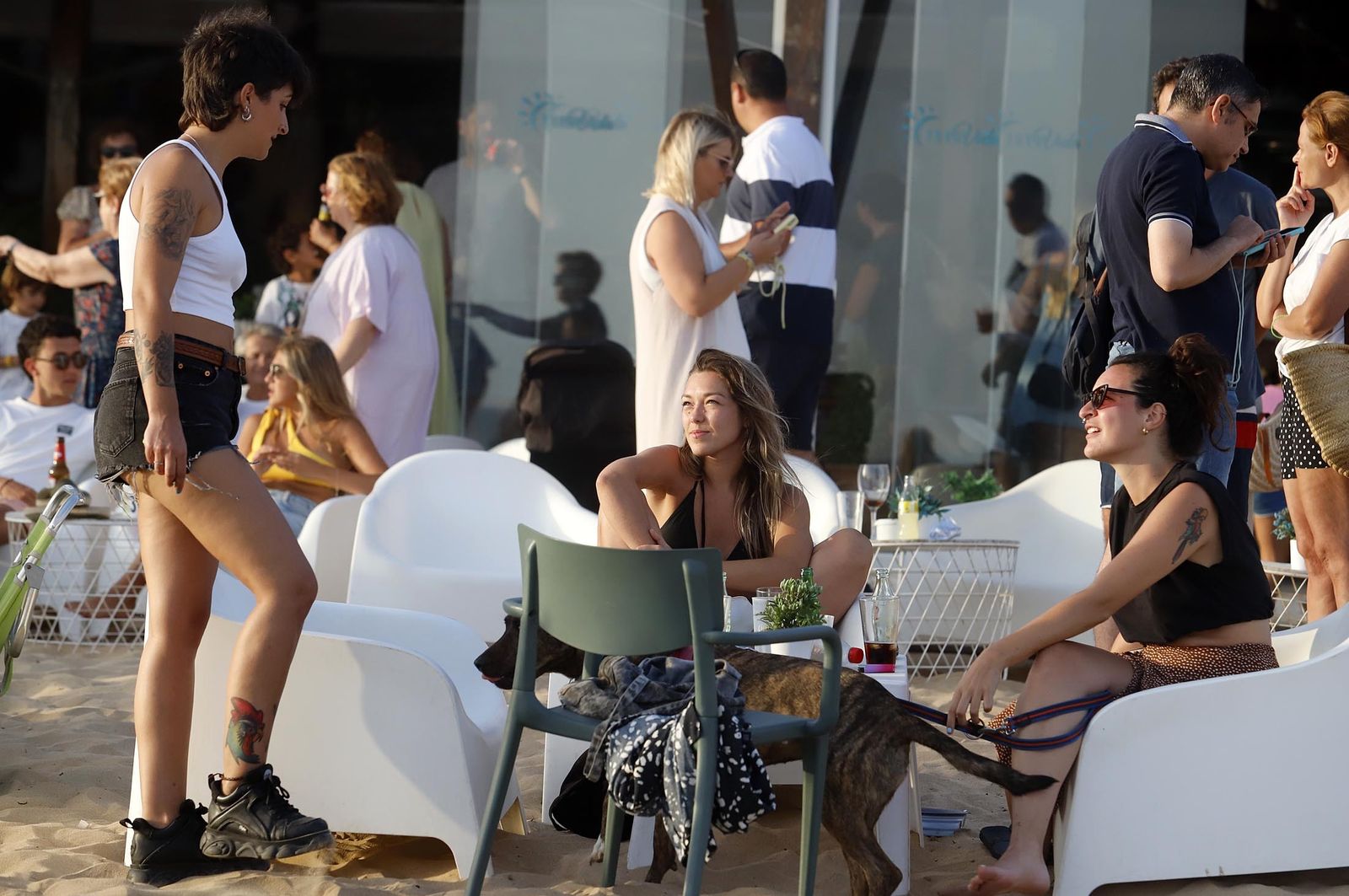 Un día en las playas de Huelva, en imágenes