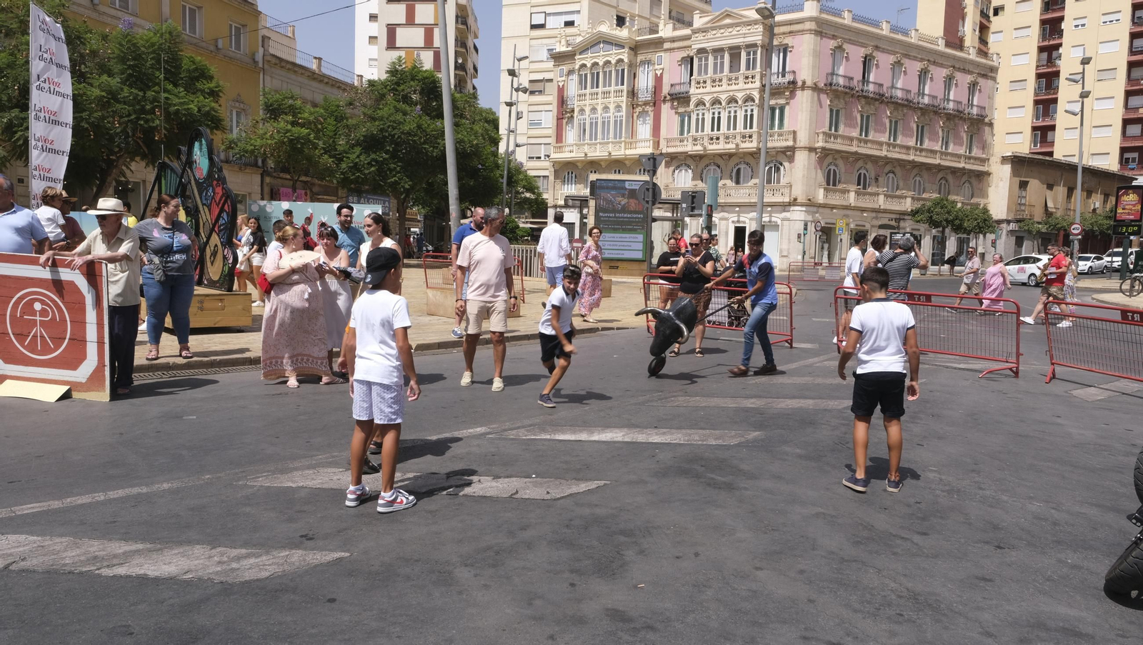 Exhibición de toreo de salón de la Escuela Taurina de Almería, en imágenes
