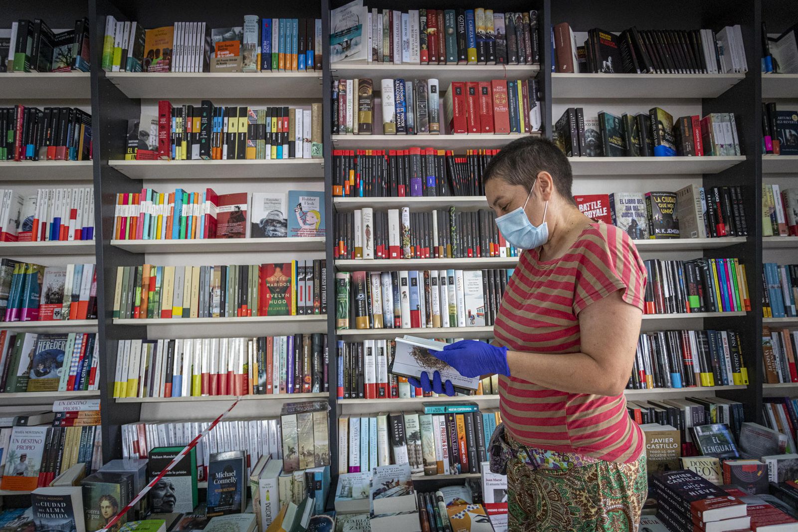 Estanterías de Las Libreras, la librería de la plaza Bécquer.