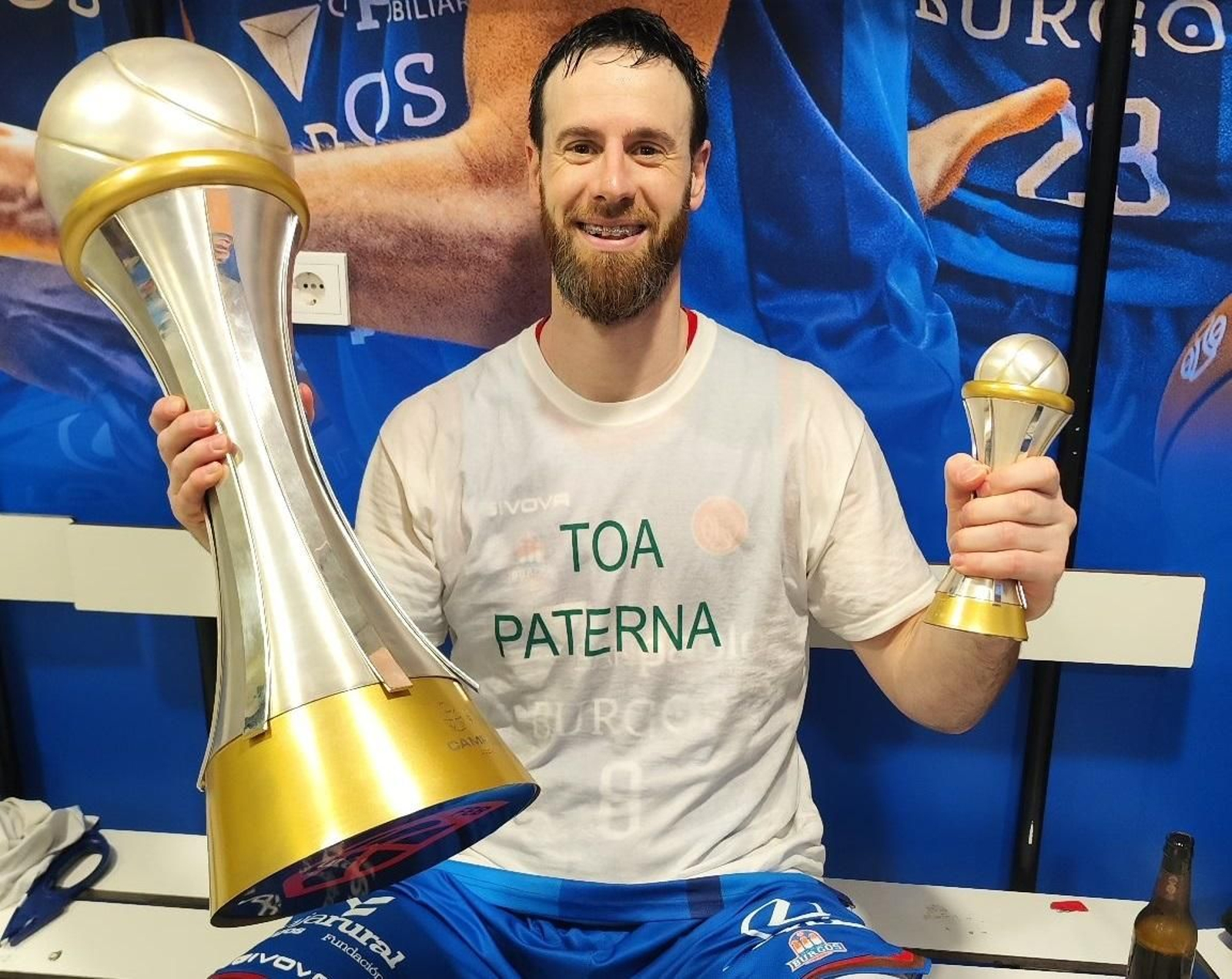 Pablo Almazán, en el vestuario de Burgos.