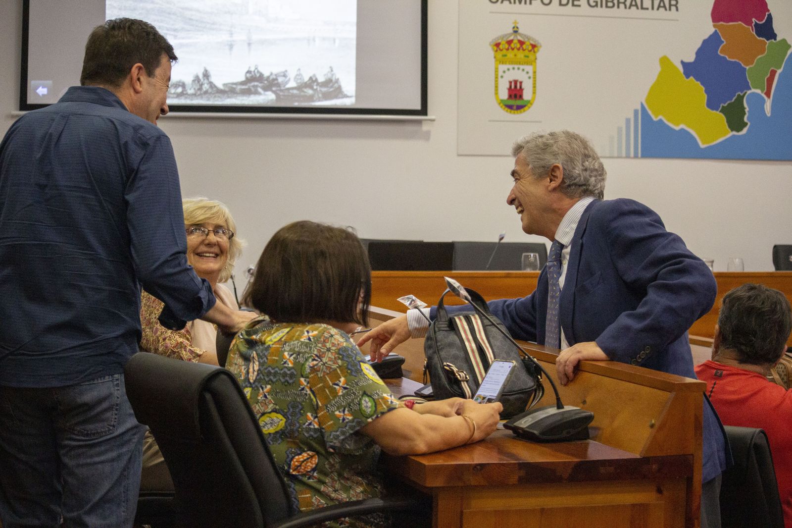 Fotos de la presentación del libro 'La imagen de Gibraltar y su Campo (II). De 1800 a 1850'.