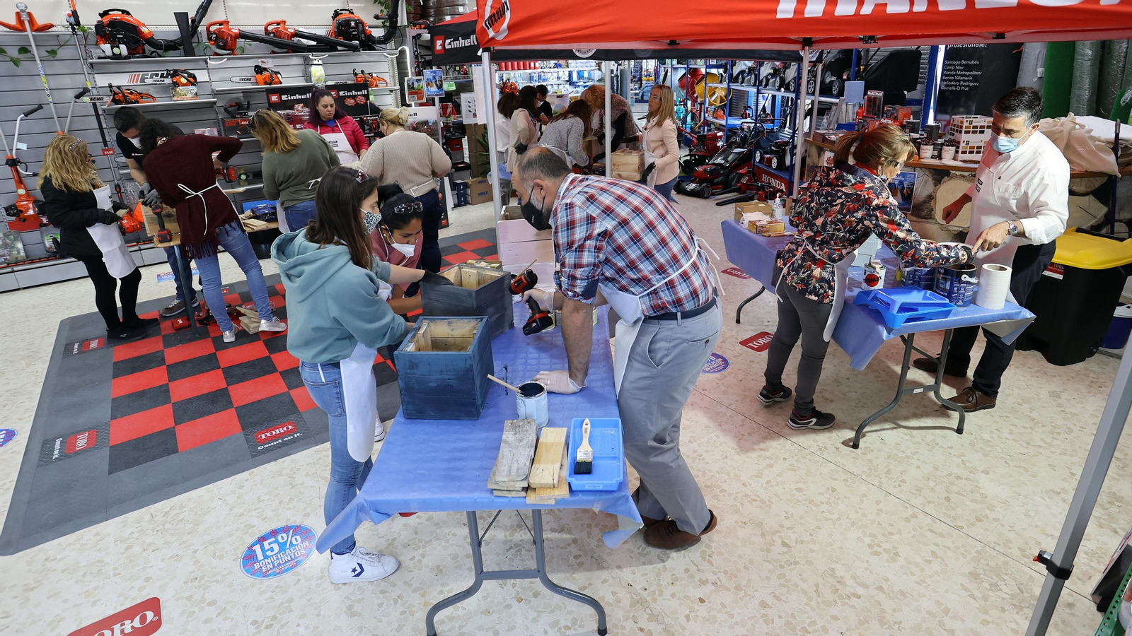 Taller de bricolaje para mujeres de Ferretería Xerez