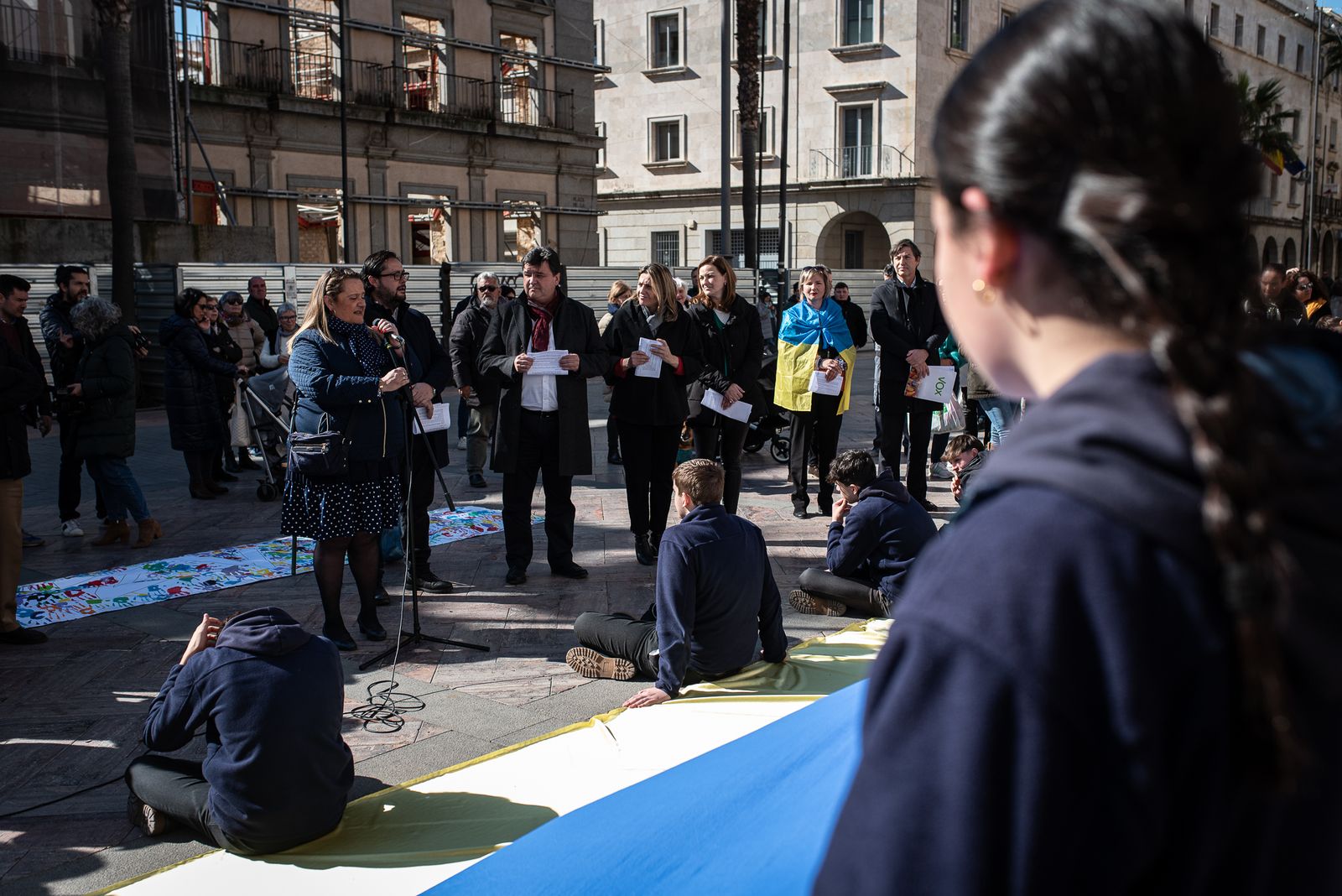 Imágenes de la lectura del manifiesto por la paz de los alumnos del Colegio María Inmaculada