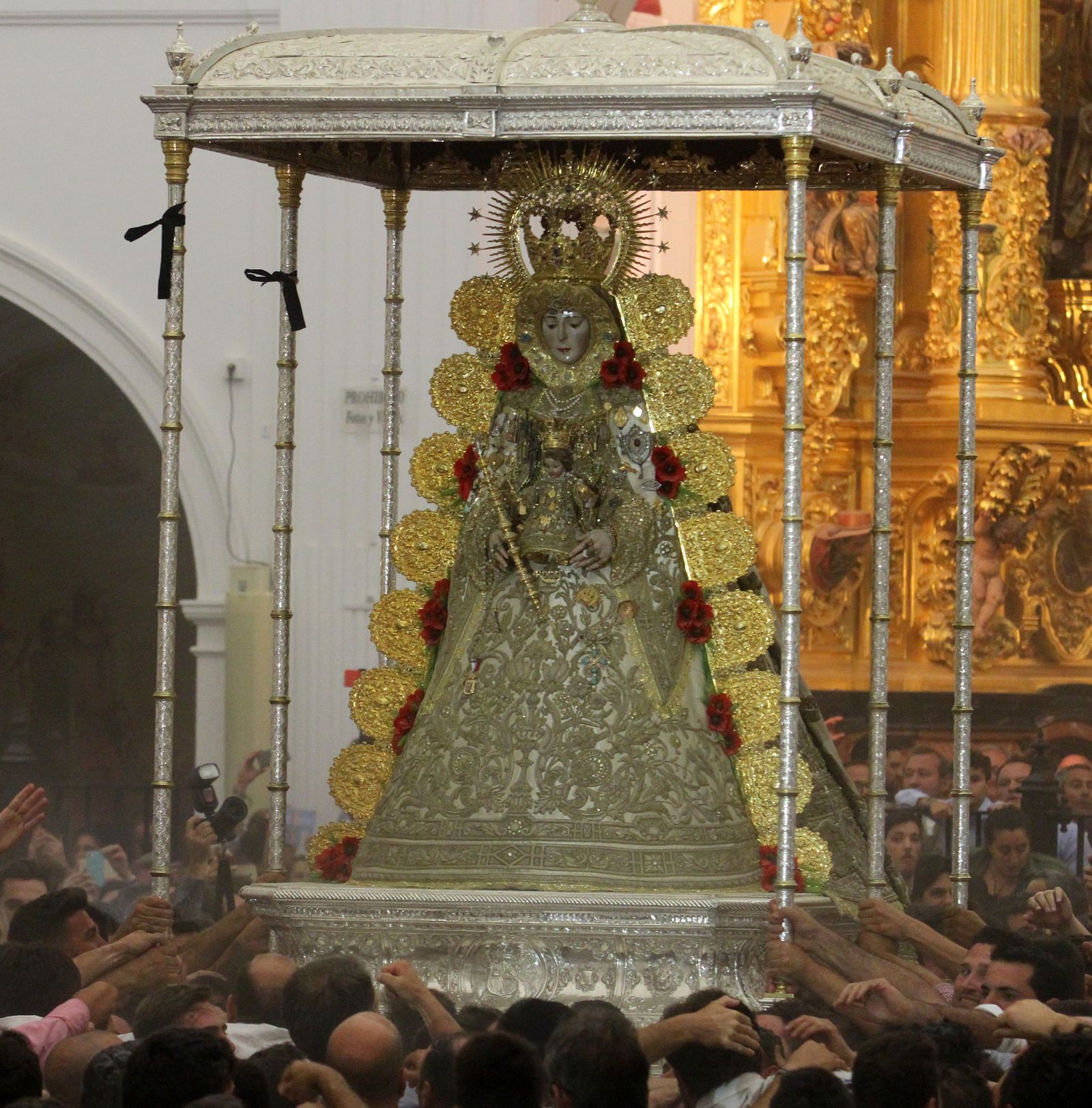 Salto a la reja de los almonteños.
