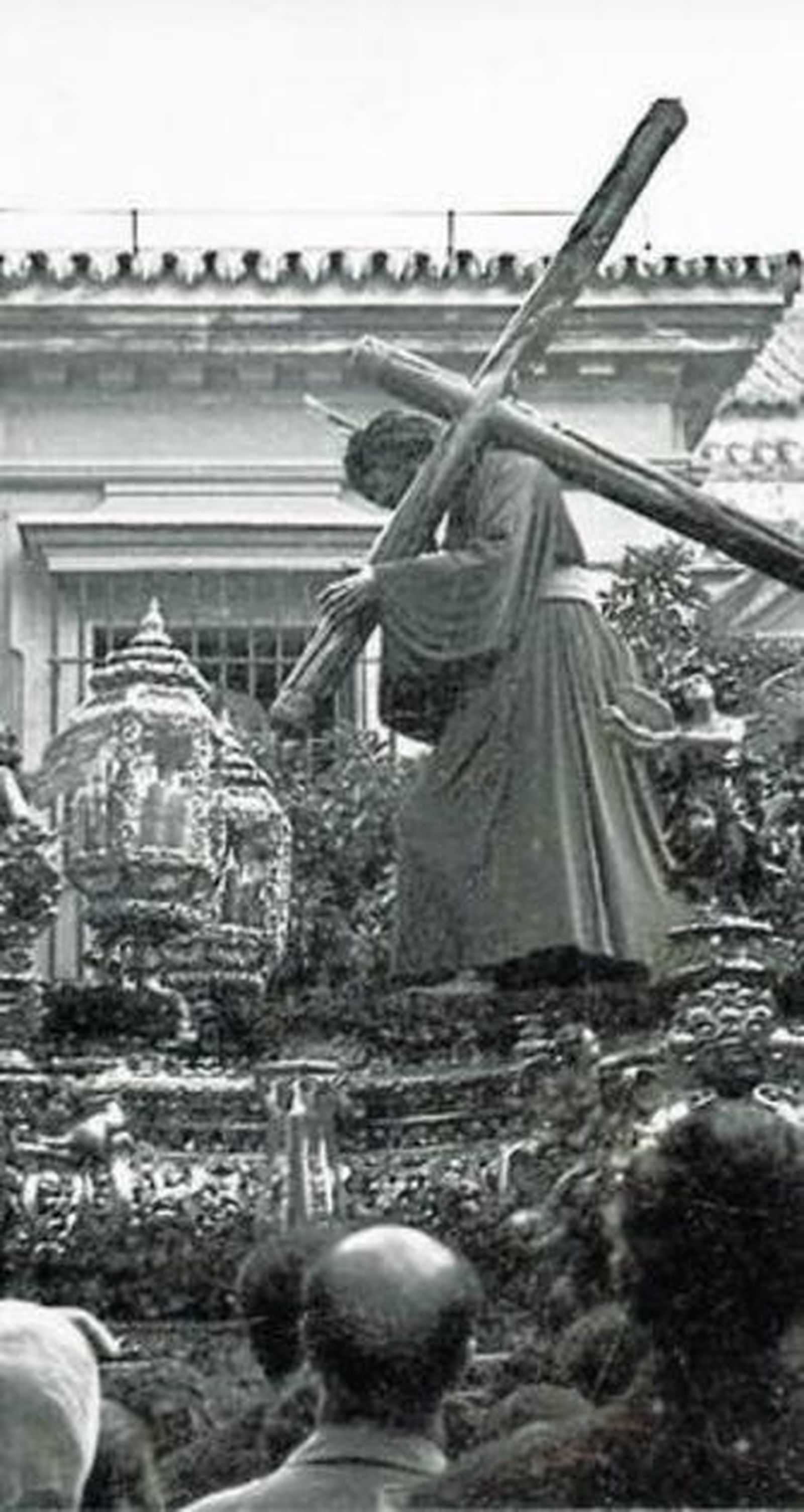 El Gran Poder procesionando en una imagen antigua de archivo.