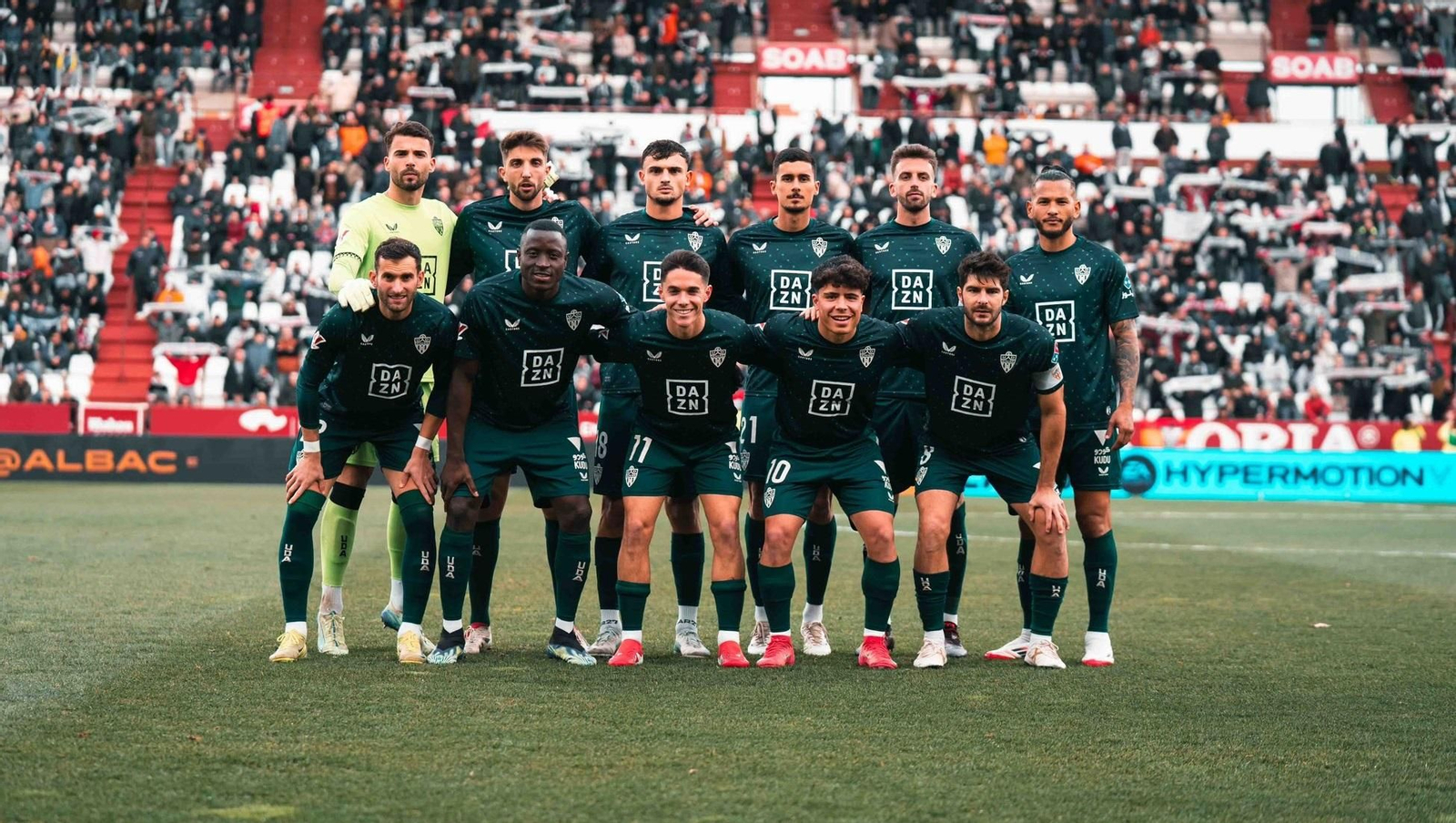 El Almería jugó partido en dos en el Carlos Belmonte, lo que se tradujo en un suicida 4-2-4