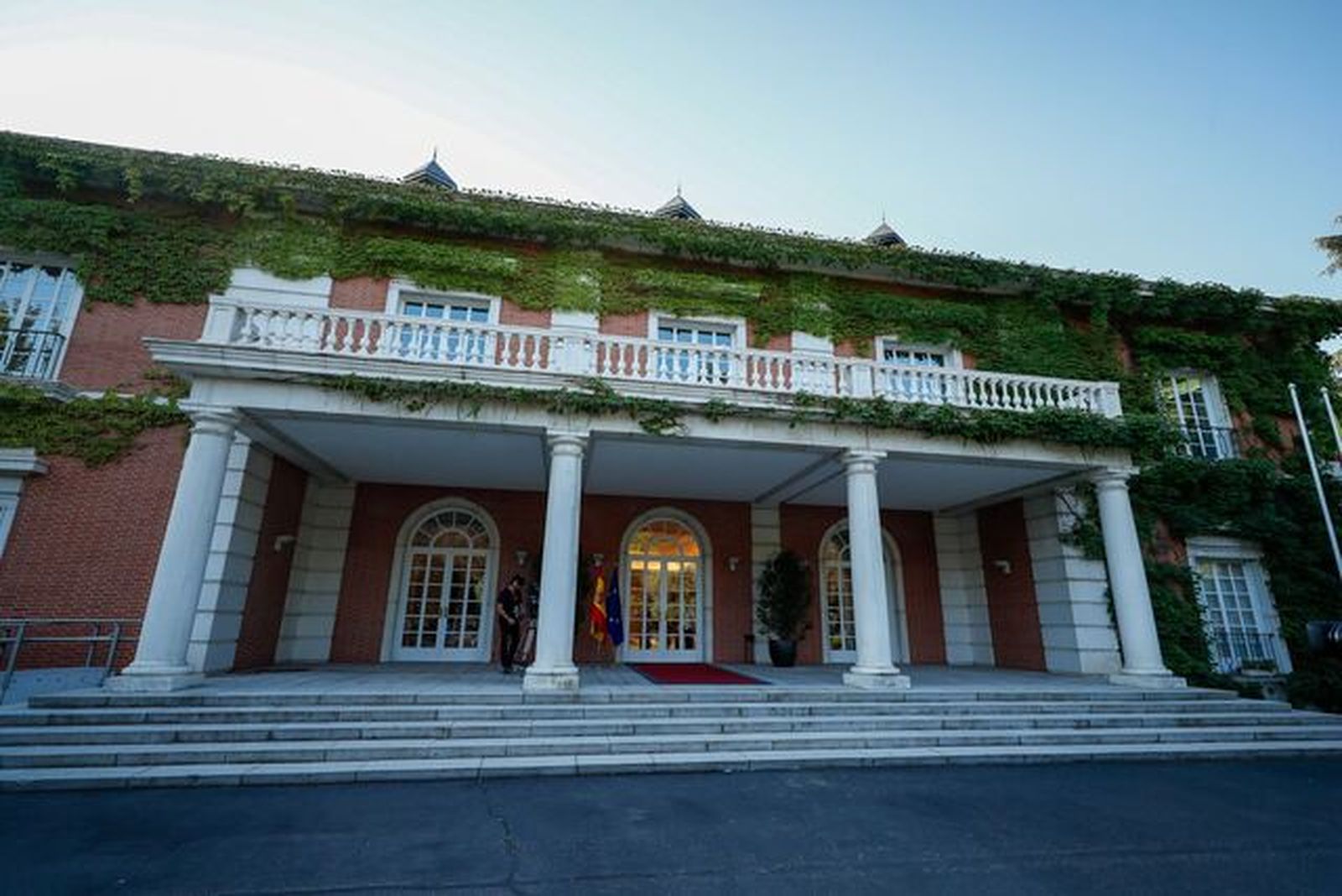 El sainete de Moncloa