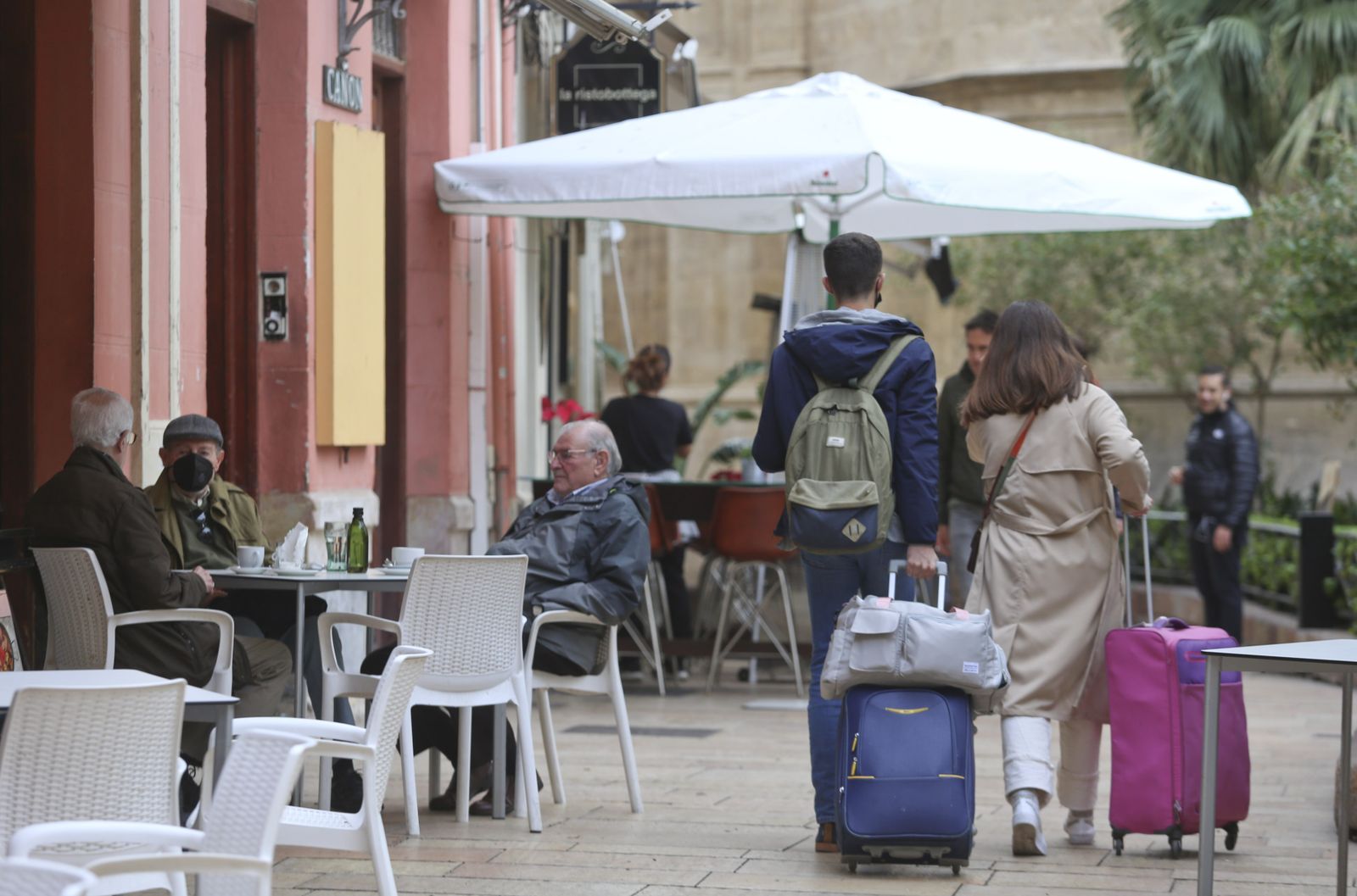 La opción de tener otro lugar a donde ir es, a estas alturas, algo más que un tesoro.