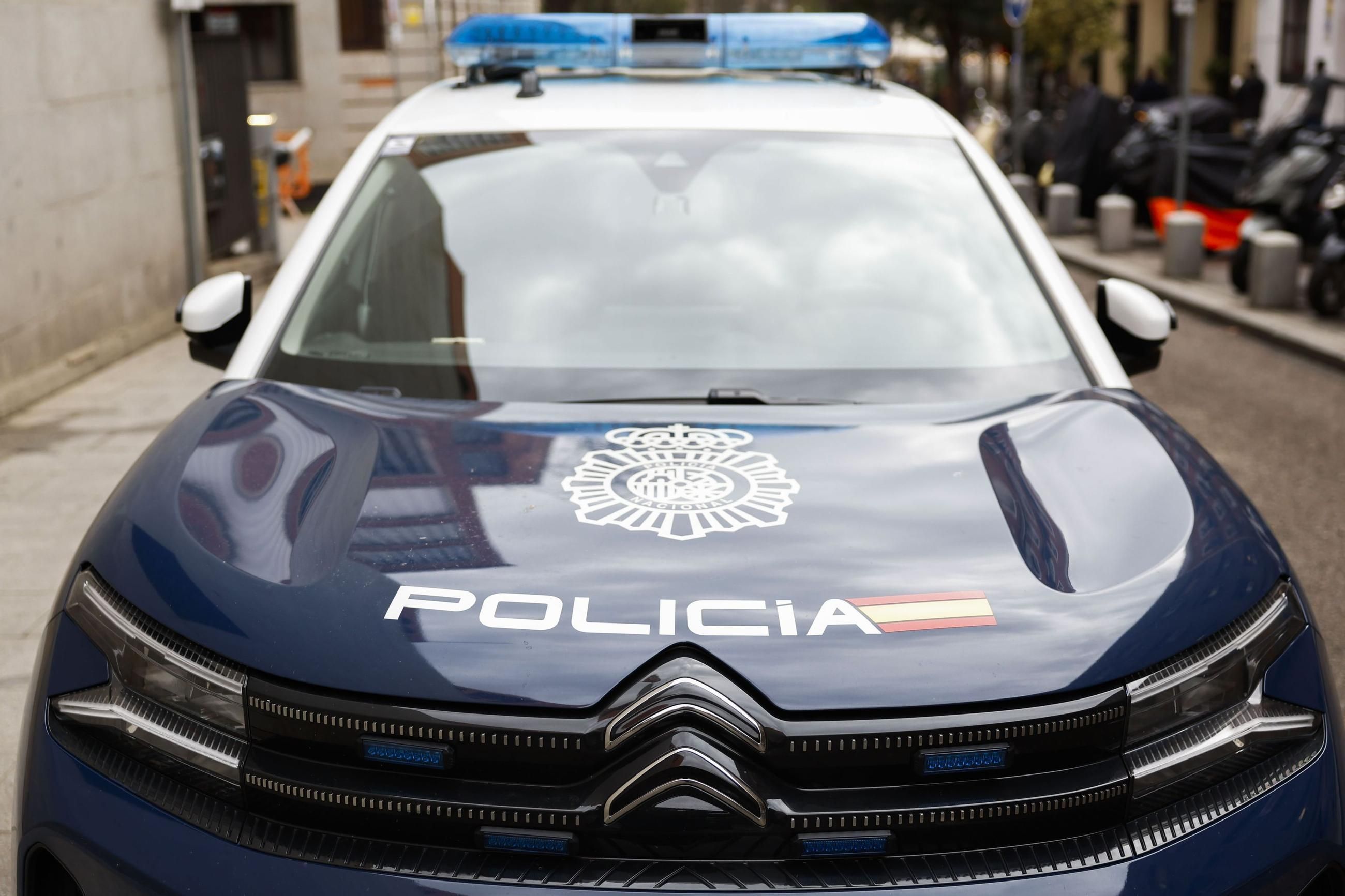 Un Policía fuera de servicio, destinado en Estepona, logra salvar la vida de una persona junto a una médica
