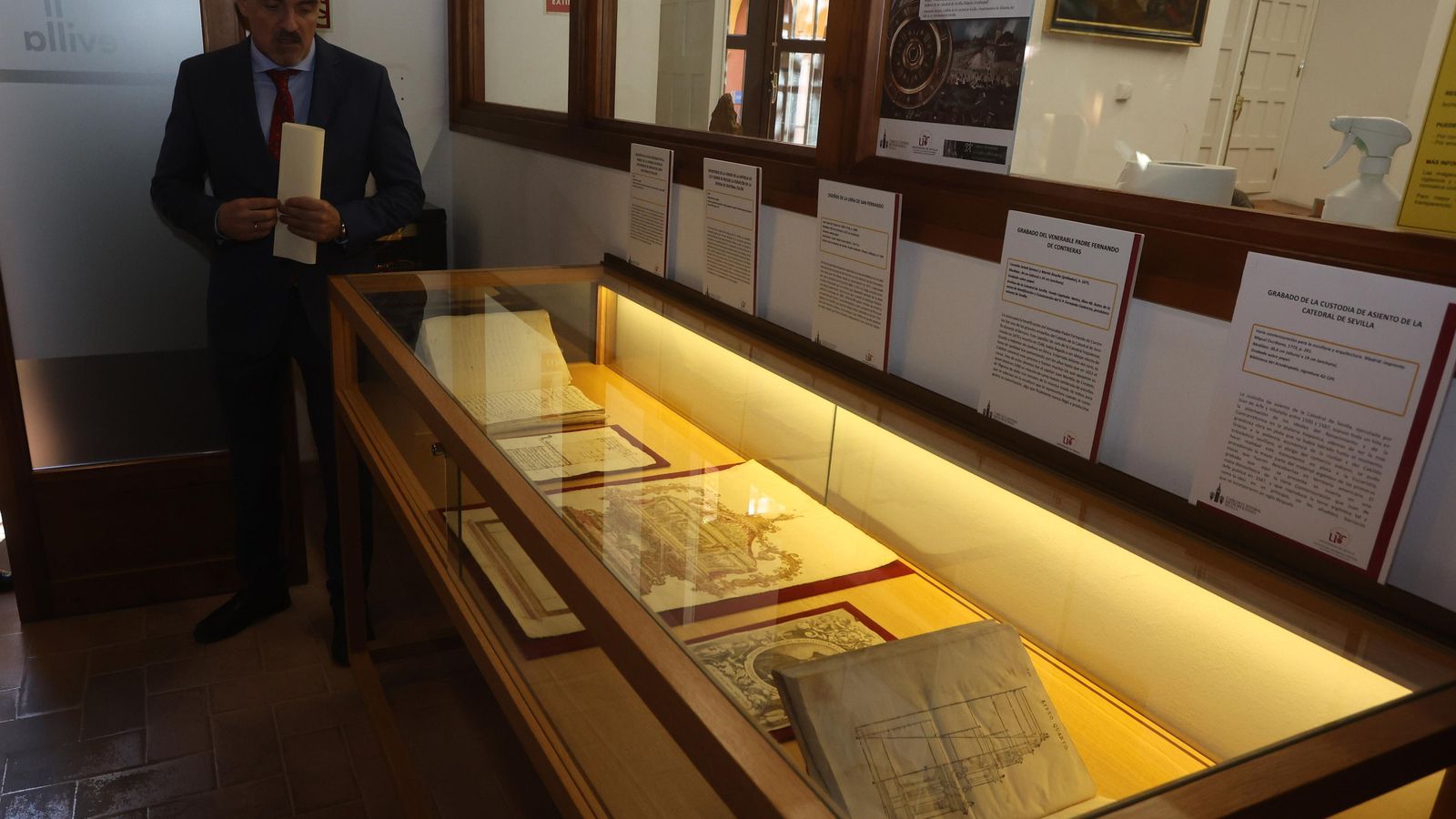 Exposición plata y otras dádivas indianas en la Catedral de Sevilla.