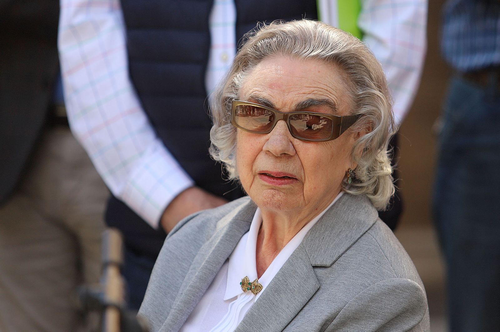 Imágenes del descubrimiento del relieve homenaje al poeta José Manuel de Lara