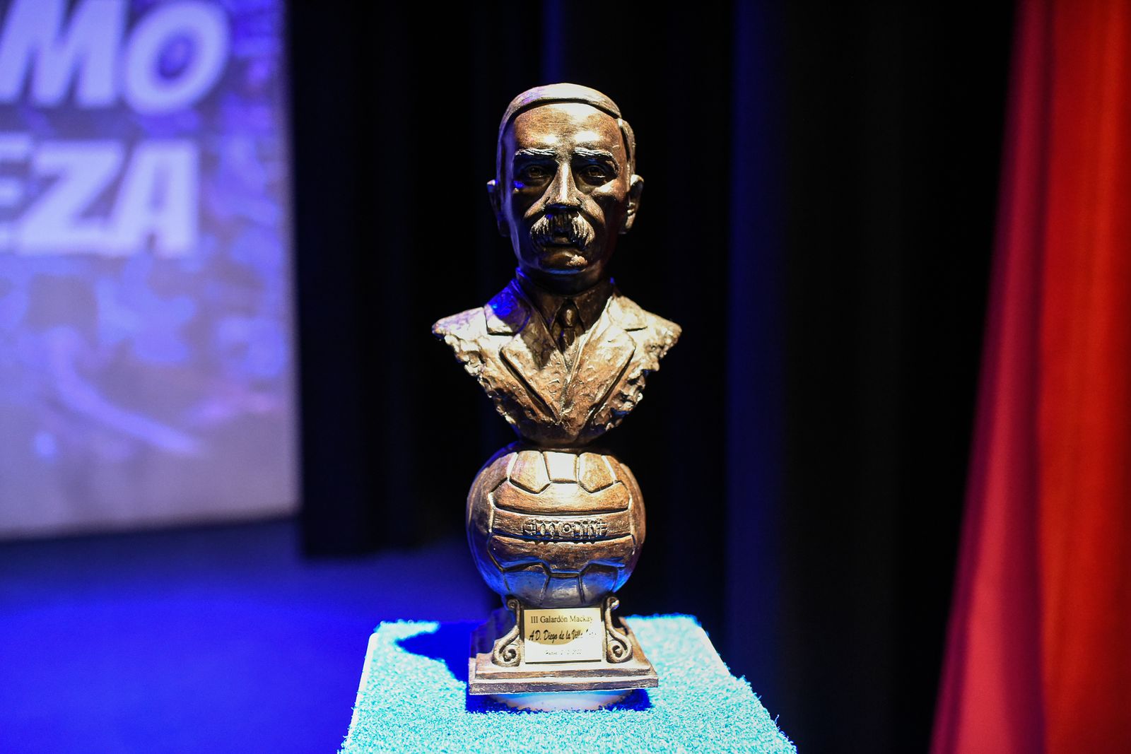 Imágenes de la entrega del premio Mckay del Recreativo