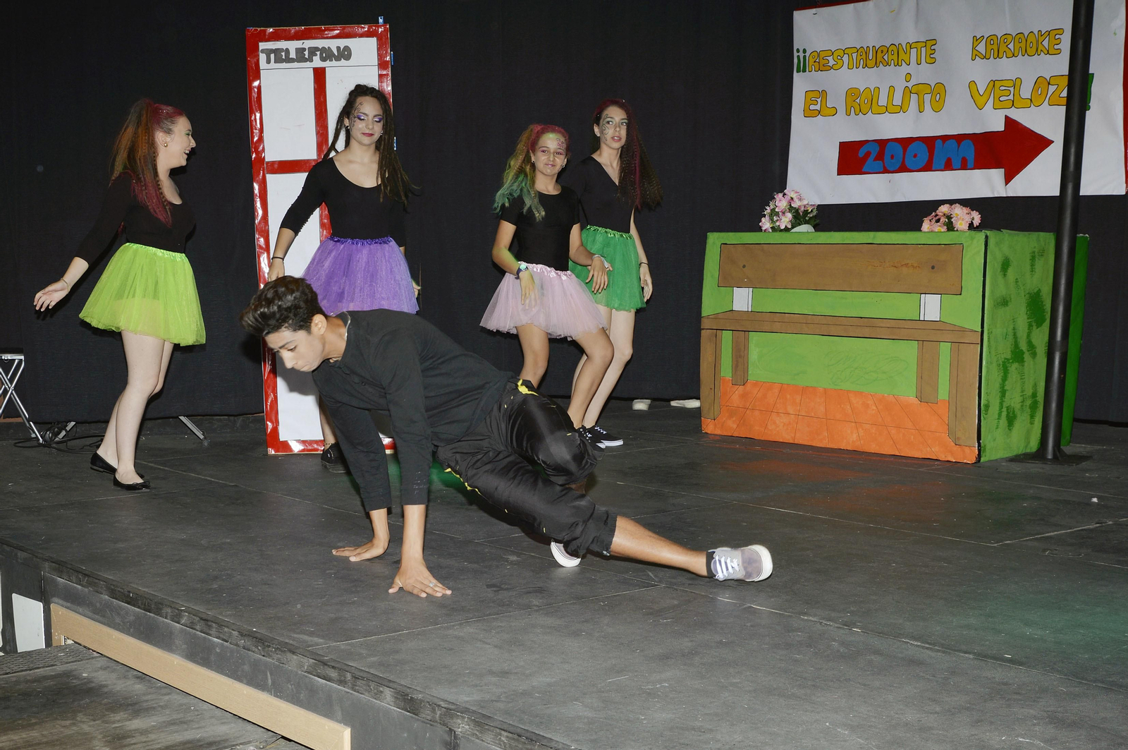 Una secuencia de uno de los musicales del instituto.