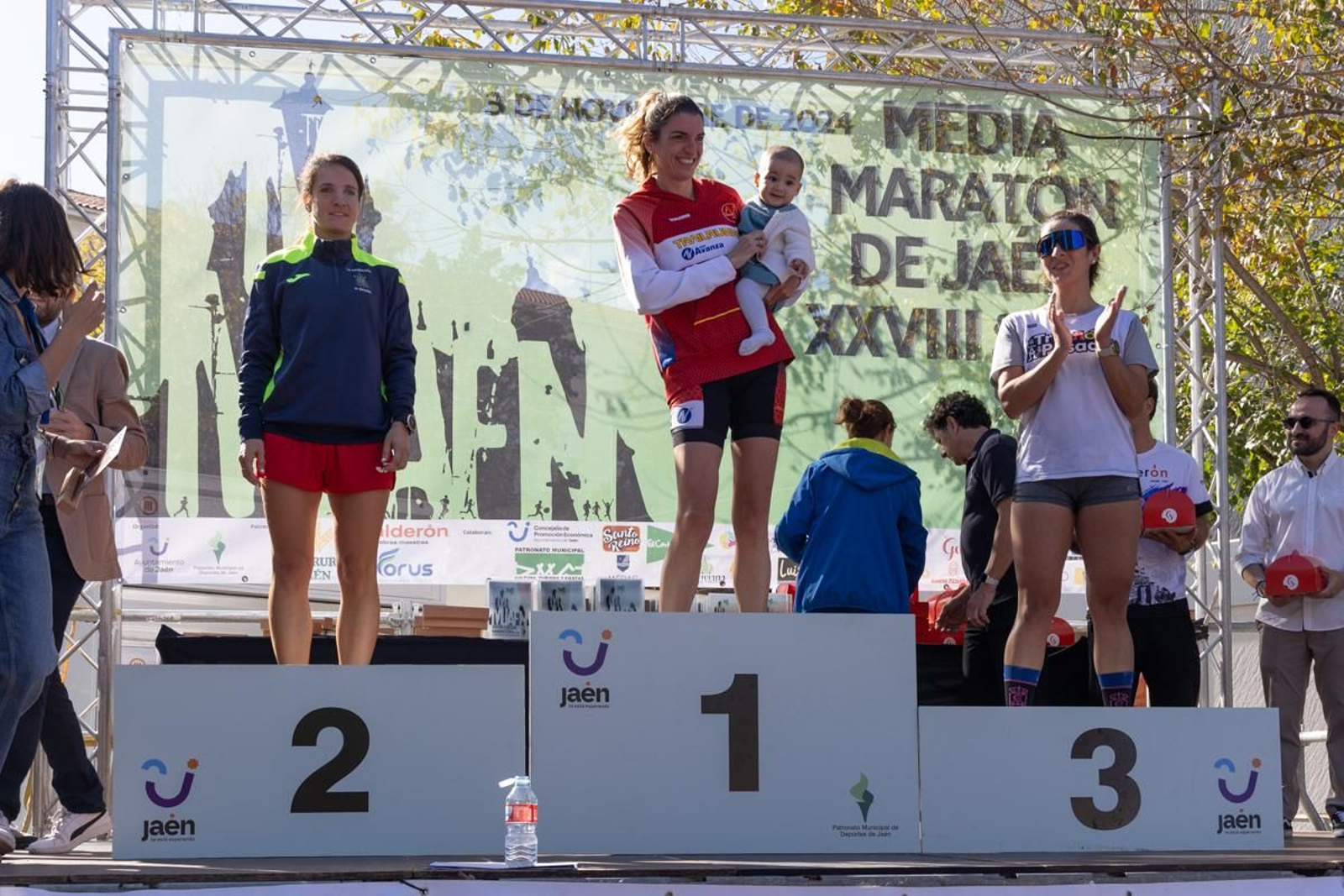 Éxito participativo en la XXVIII Media Maratón 'Ciudad de Jaén', en imágenes