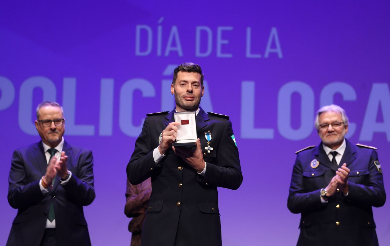 Fotografías de la entrega de honores y distinciones del Día de la Policía Local