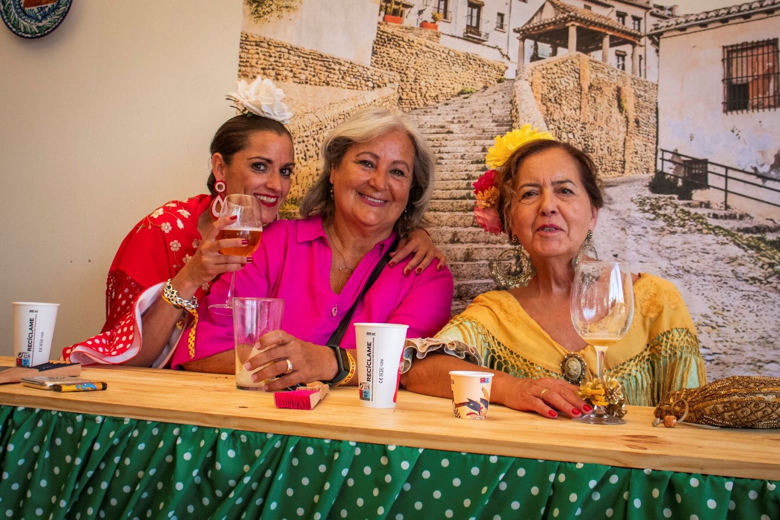 Granada vive un domingo de Corpus marcado por el buen tiempo.