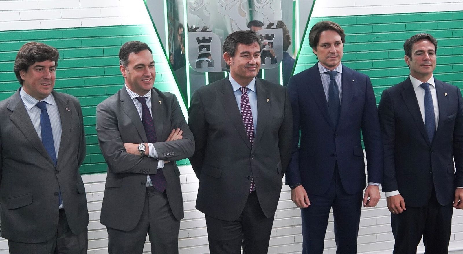 De izquierda a derecha, Jesús Coca, Miguel Gómez, Javier González, Adrián Fernández y Antonio Palacios el día de su llegada al Córdoba CF.