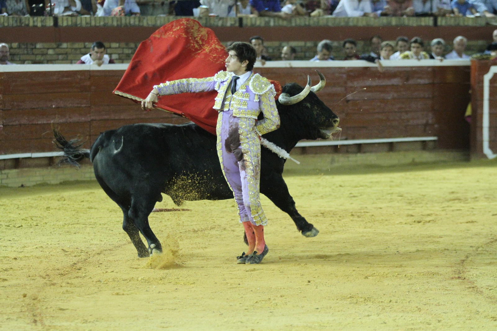 Imágenes de lidia de Roca Rey