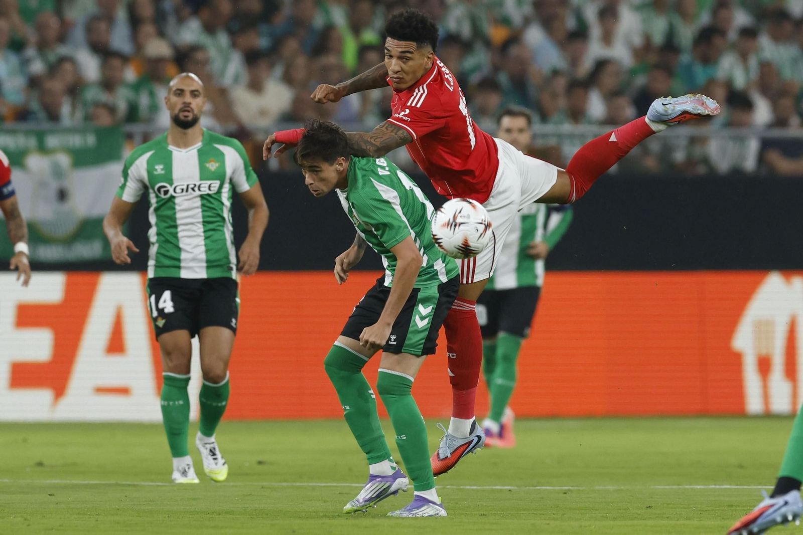 Betis-Nottingham Forest (9).jpg