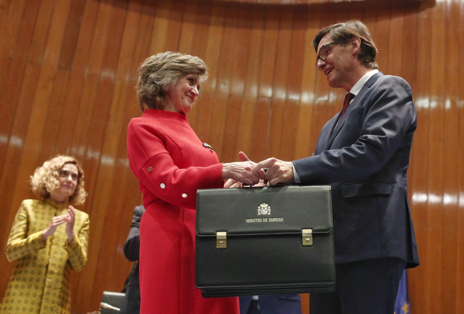 Los ministros reciben sus carteras