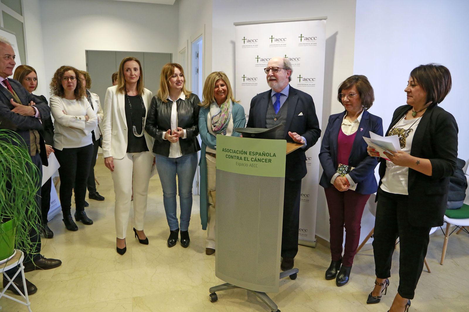 Un momento de la inauguración el pasado año de la nueva sede de la AECC en Jerez.