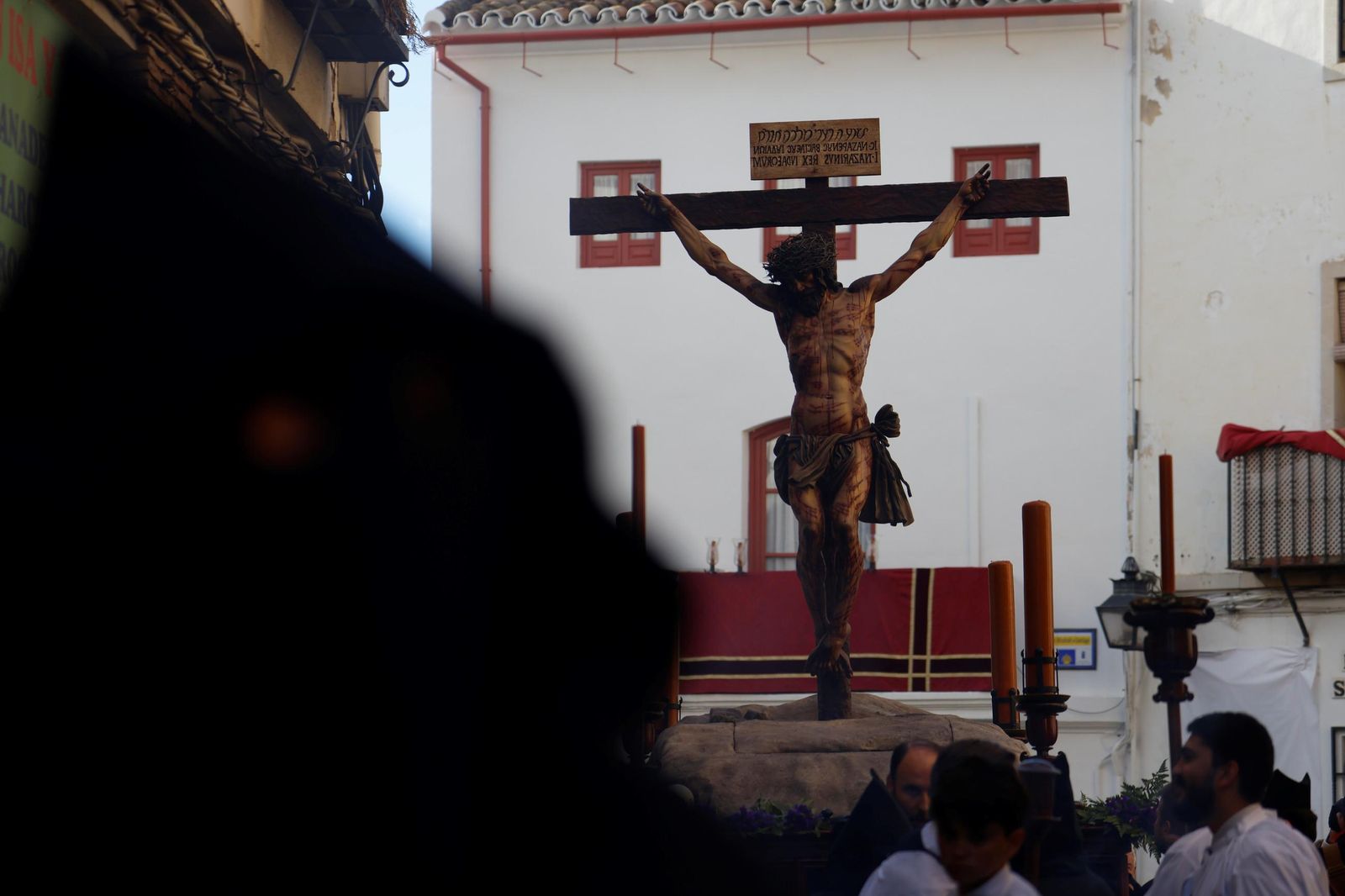 La procesión de la Universitaria en este Martes Santo de Córdoba, en imágenes