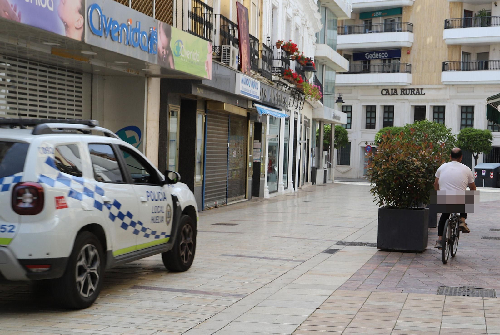 Persecución a un ciclista con el estado de alarma en Huelva