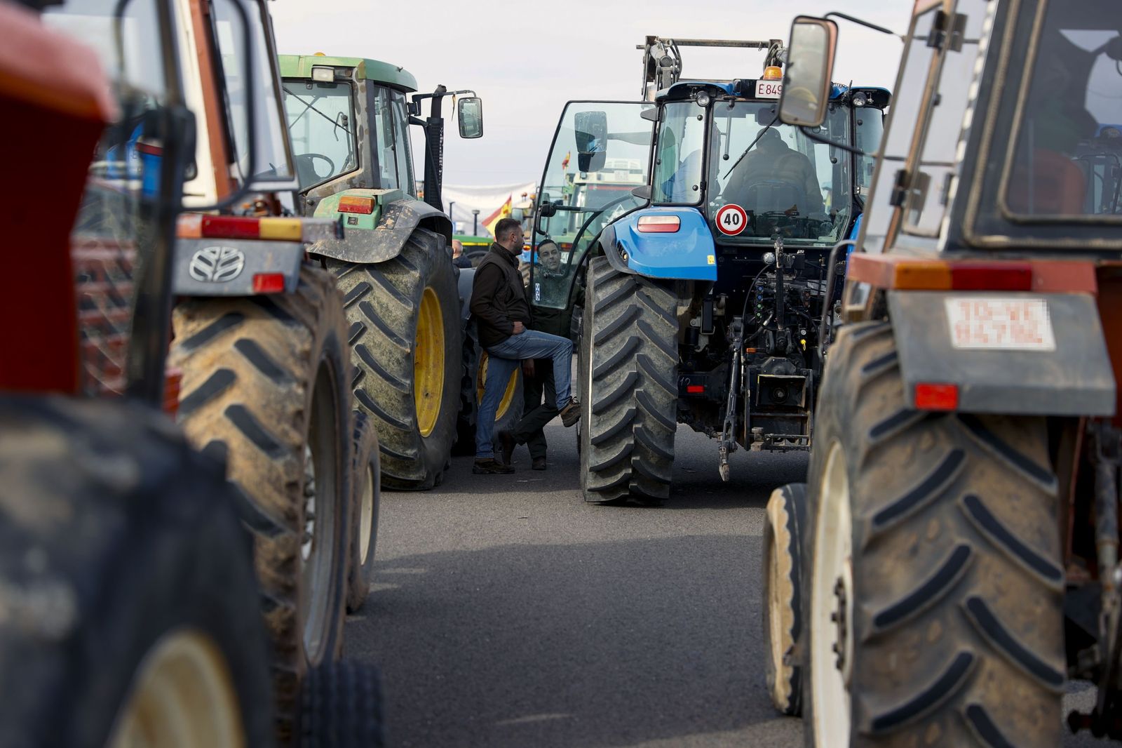Las imágenes de la tractorada por las carreteras españolas: el campo para las principales vías