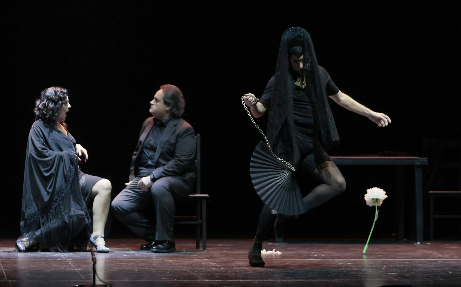 Las imágenes del espectáculo "Carmen" de Israel Galván en la Bienal