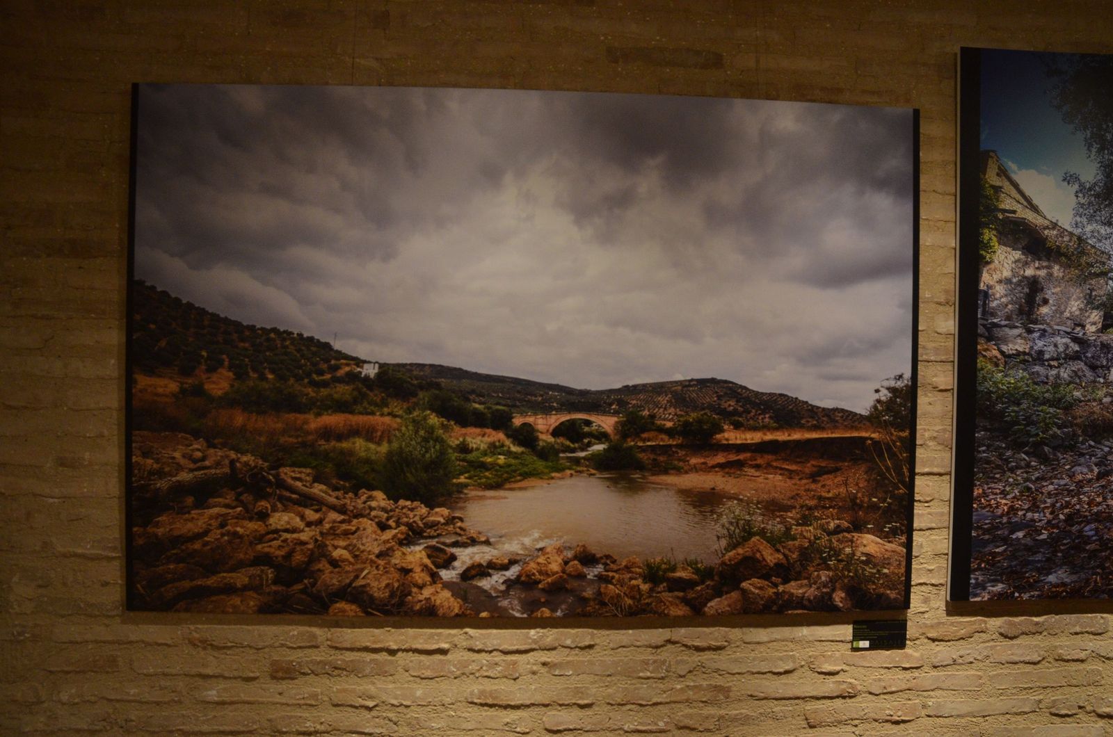 Viajar por Jaén sin moverse de la sala: la exposición ‘Paisajes’ que invita a caminar el territorio, en imágenes