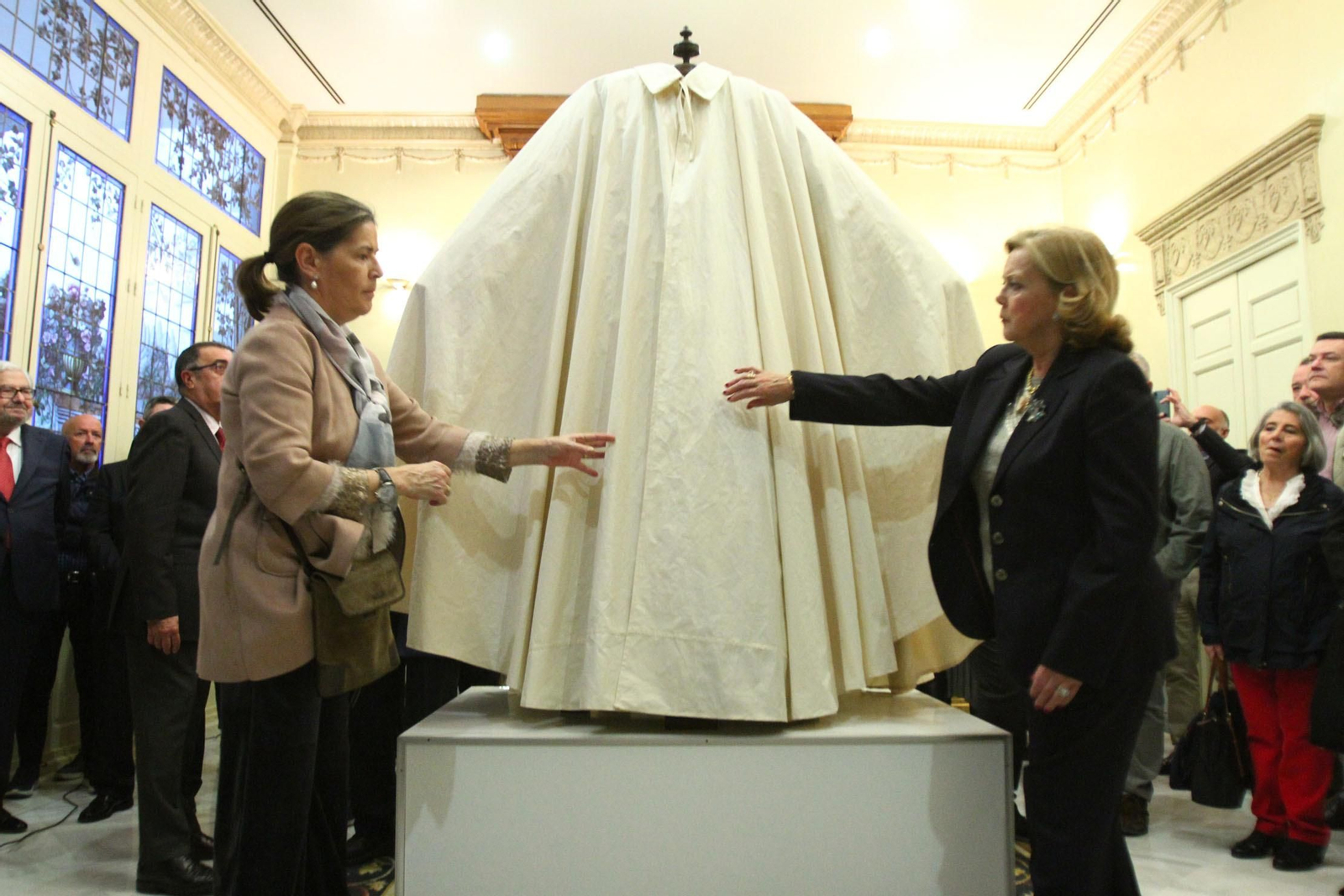 Presentación de la nueva túnica del Nazareno