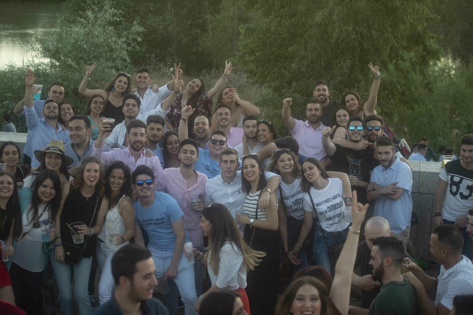 El botellón y la calle del Infierno de la Feria, en imágenes