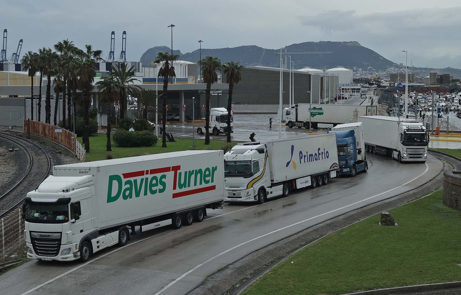Fotos de los camiones retenidos en Algeciras
