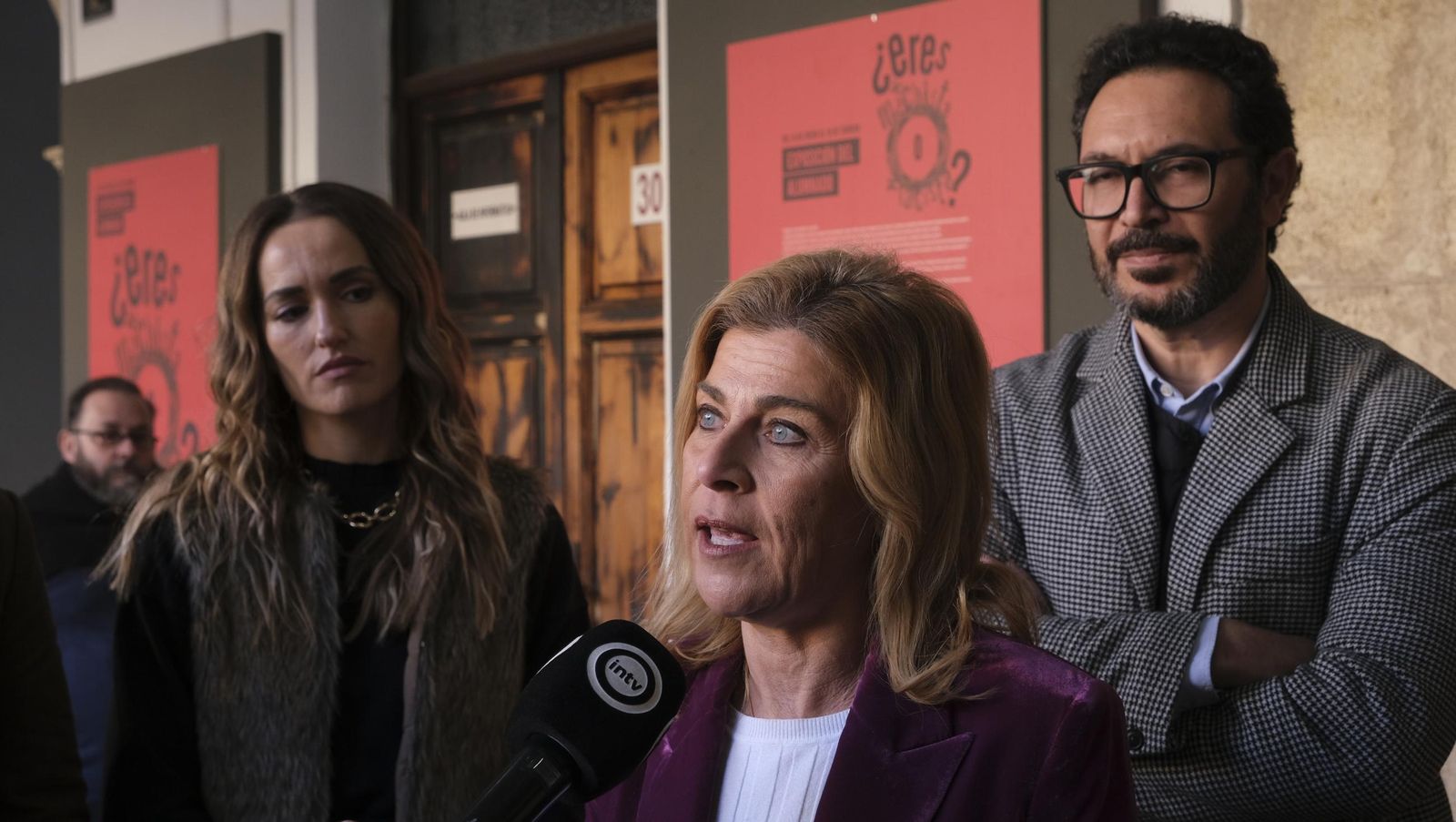 ¿Eres + machista o + racista?, exposición en la Escuela de Artes de Almería, en imágenes